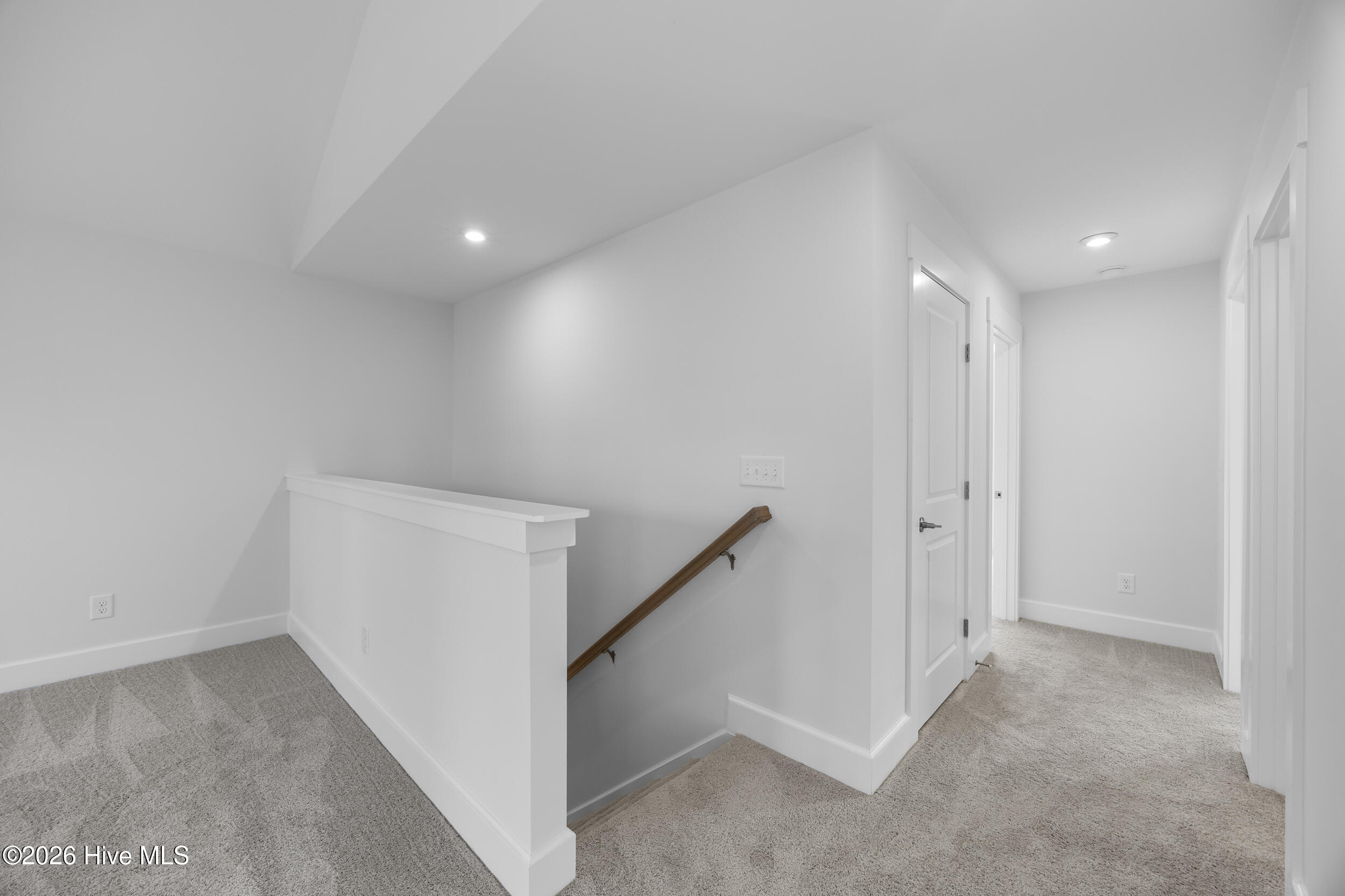 100523134 | Photo 42