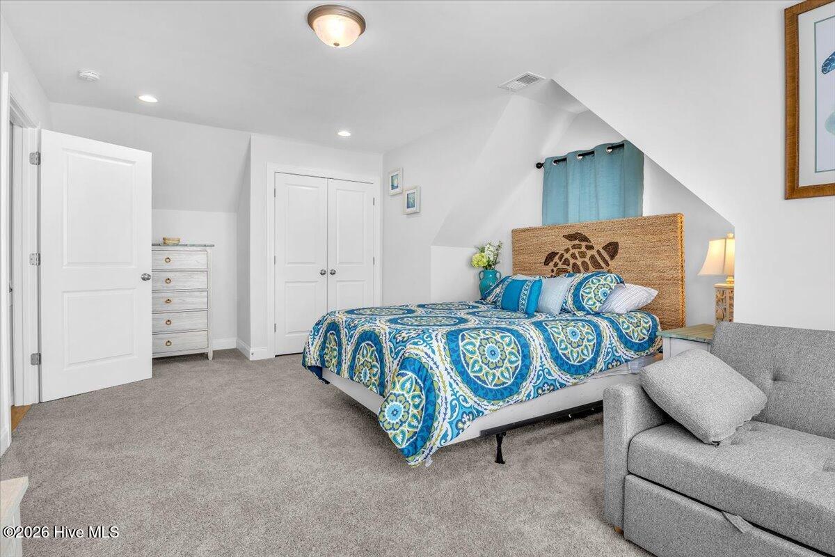 100556210 | Photo 46