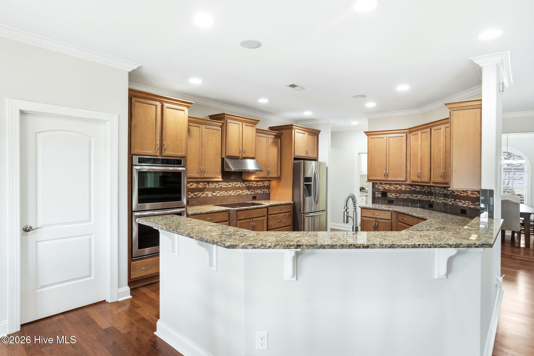 100565235 | Photo 16