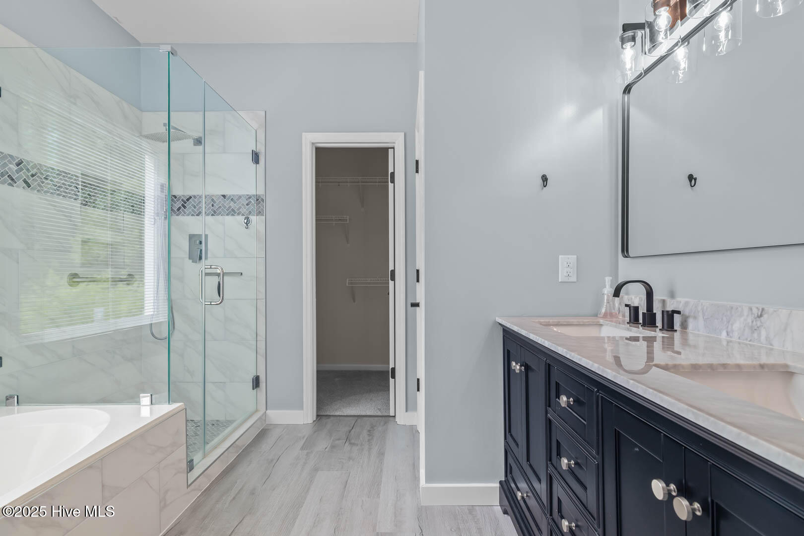 100544064 | Photo 26