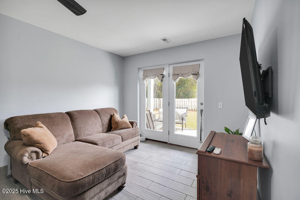 100553709 | Photo 35