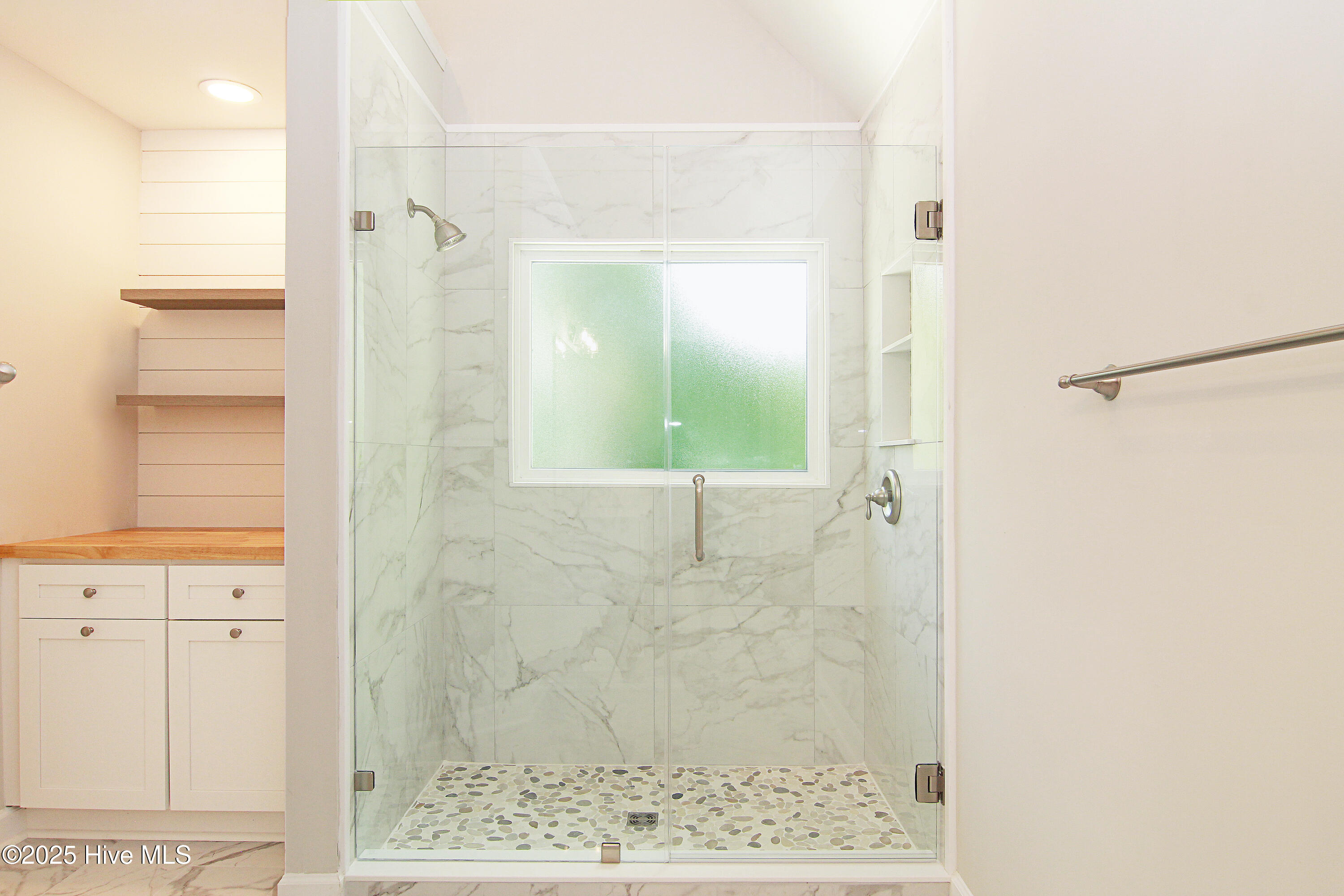 100517489 | Photo 27