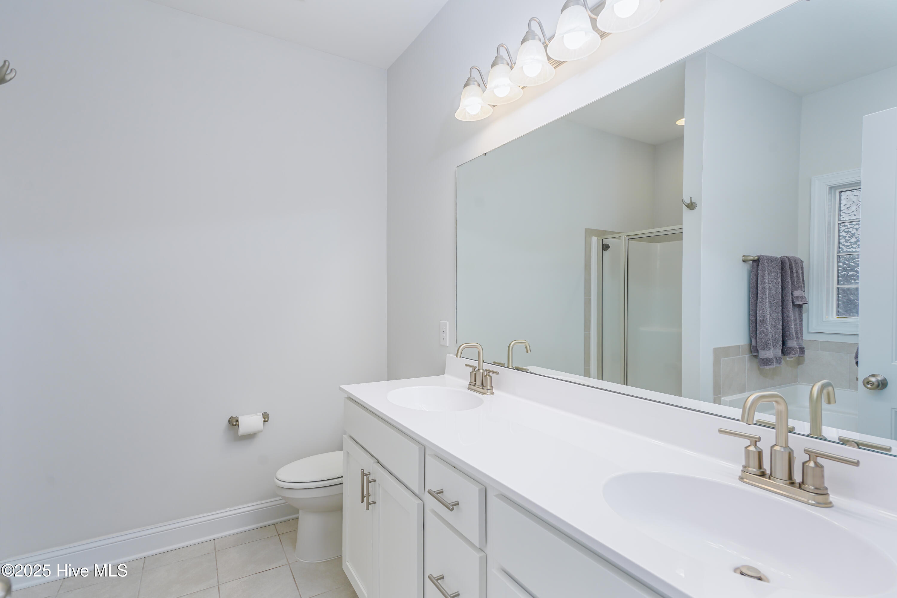 100536603 | Photo 16