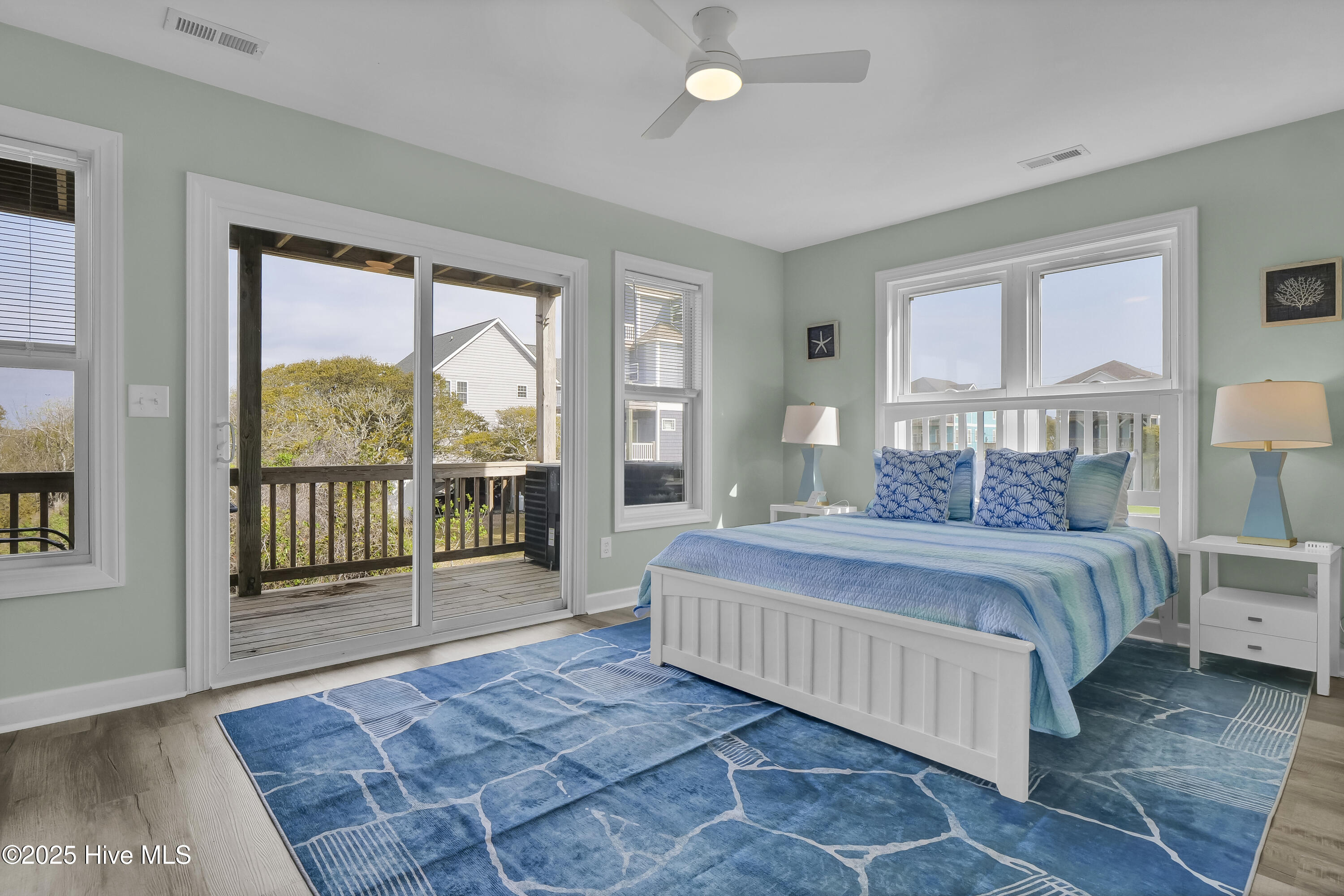 100534382 | Photo 23