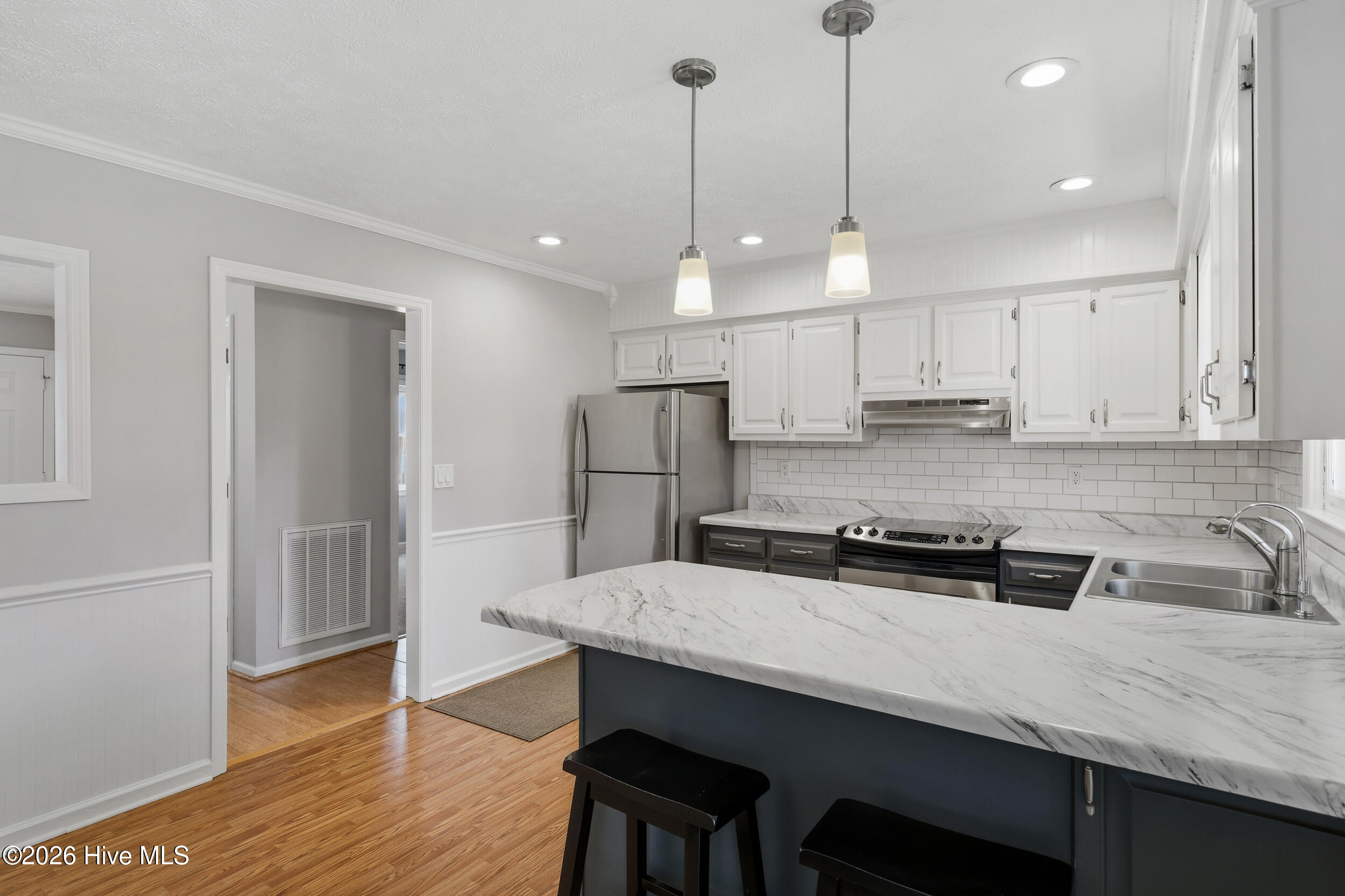 100559679 | Photo 16