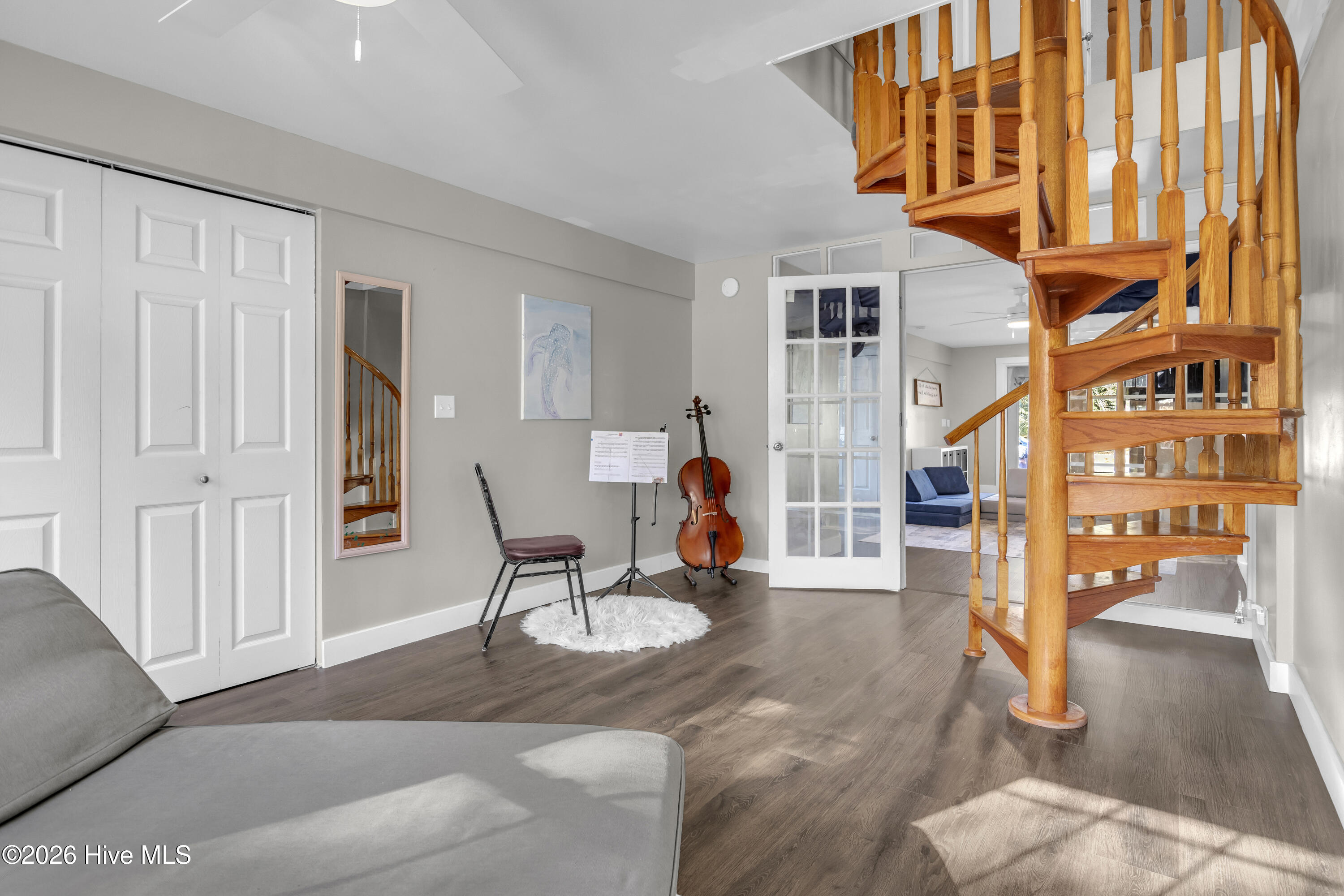 100561178 | Photo 18