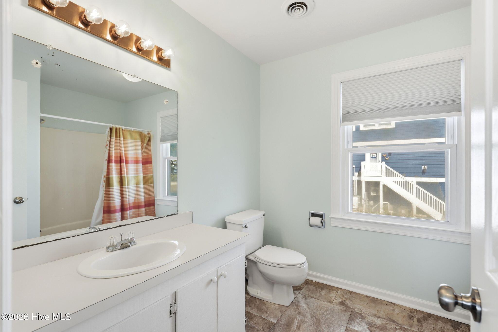 100558178 | Photo 29