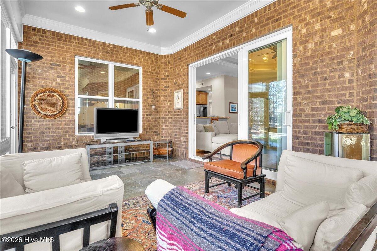 100556407 | Photo 20