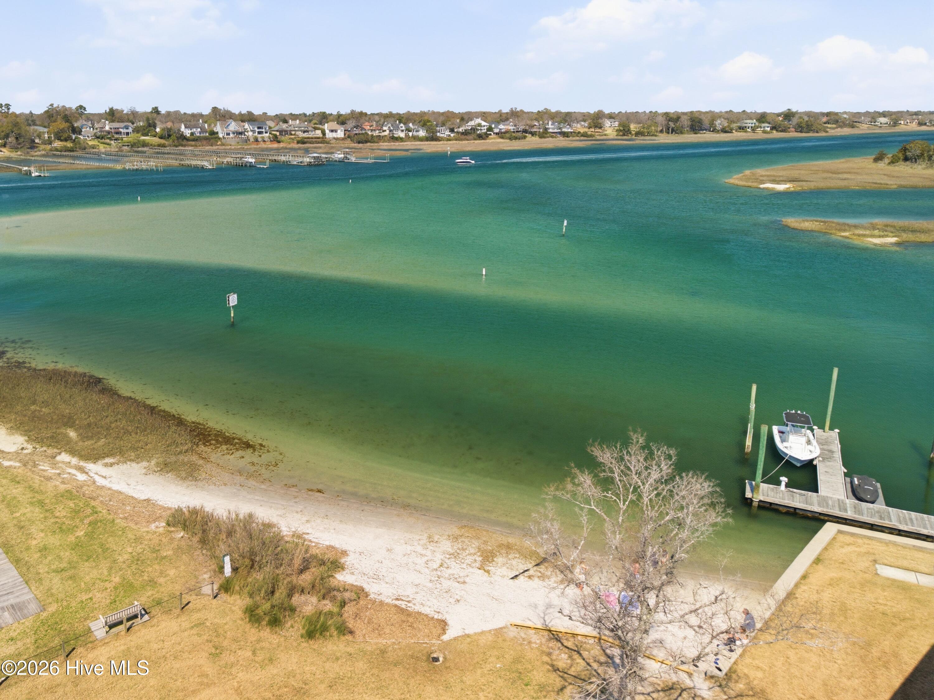 100559841 | Photo 38