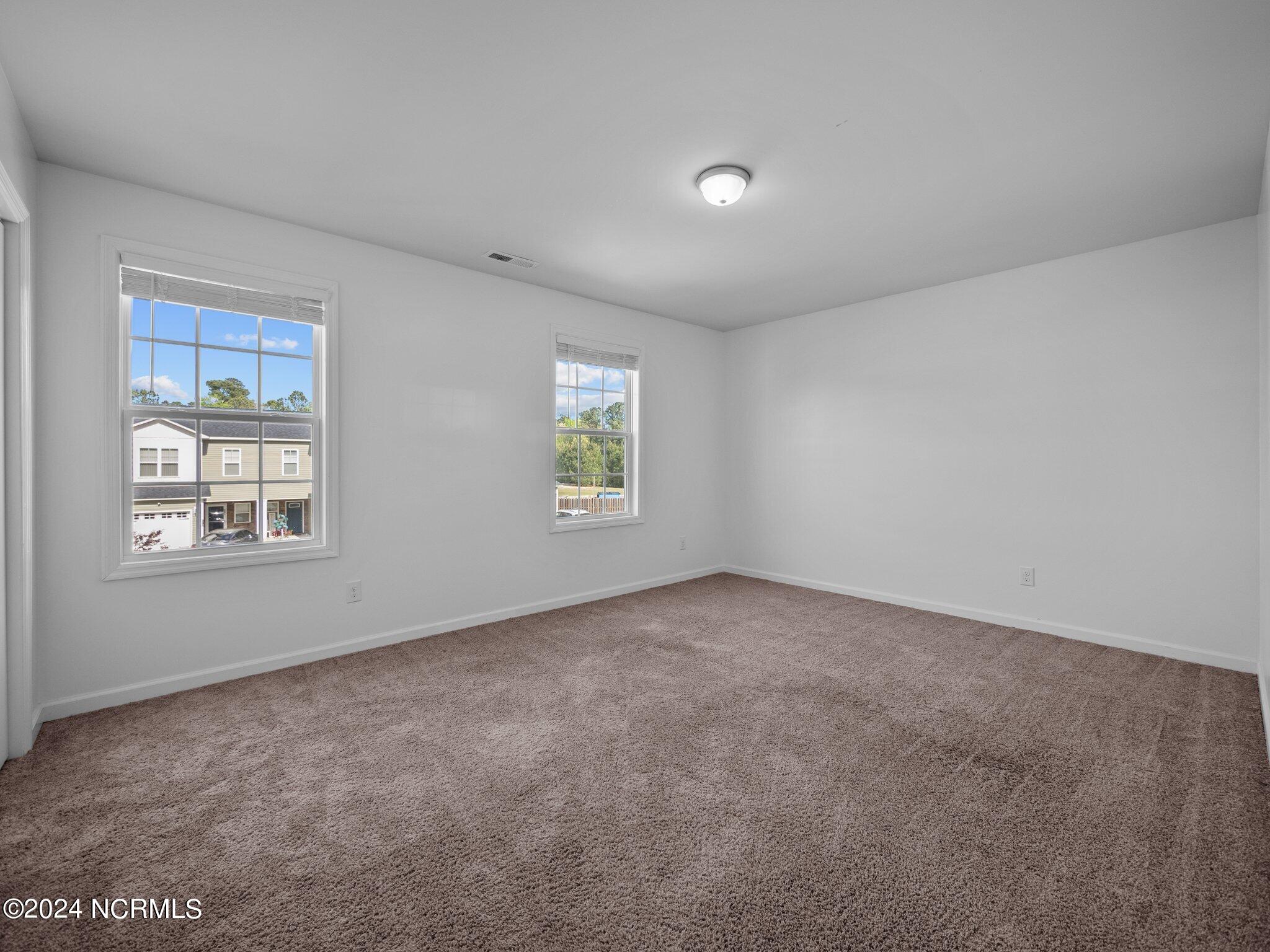 100567210 | Photo 10