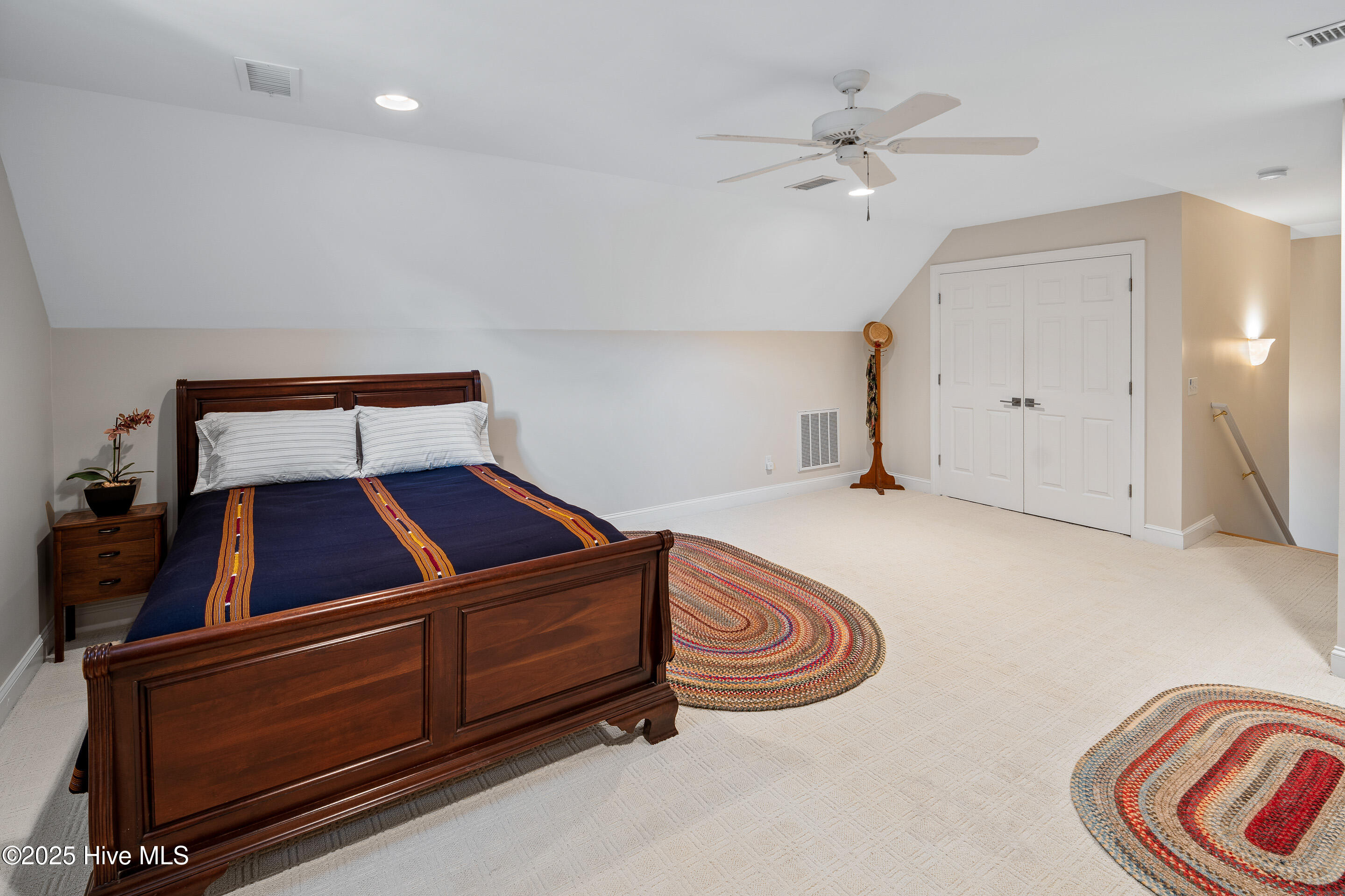 100535397 | Photo 48