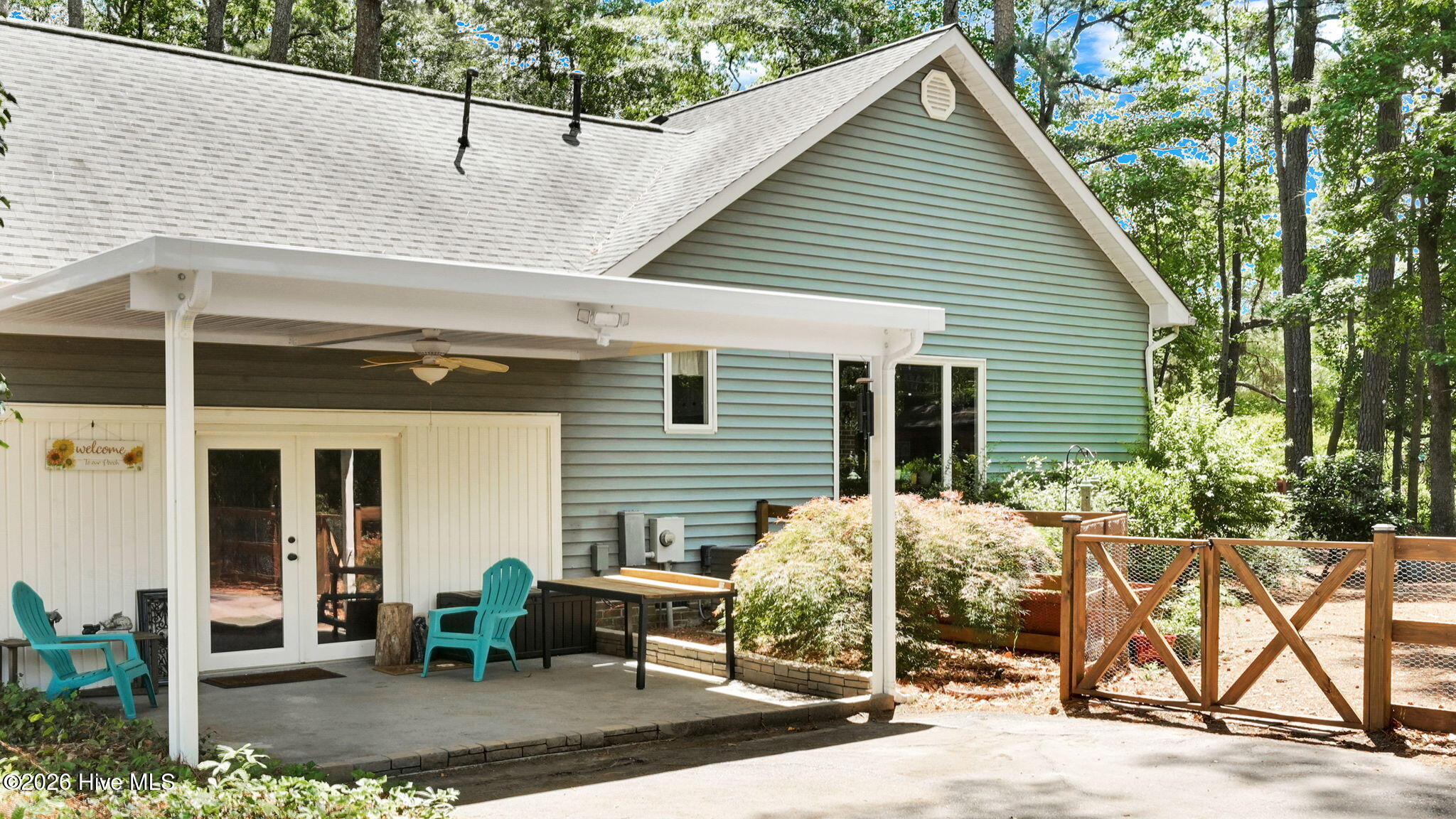 2-web-or-mls-1251 West Acres Lane-3
