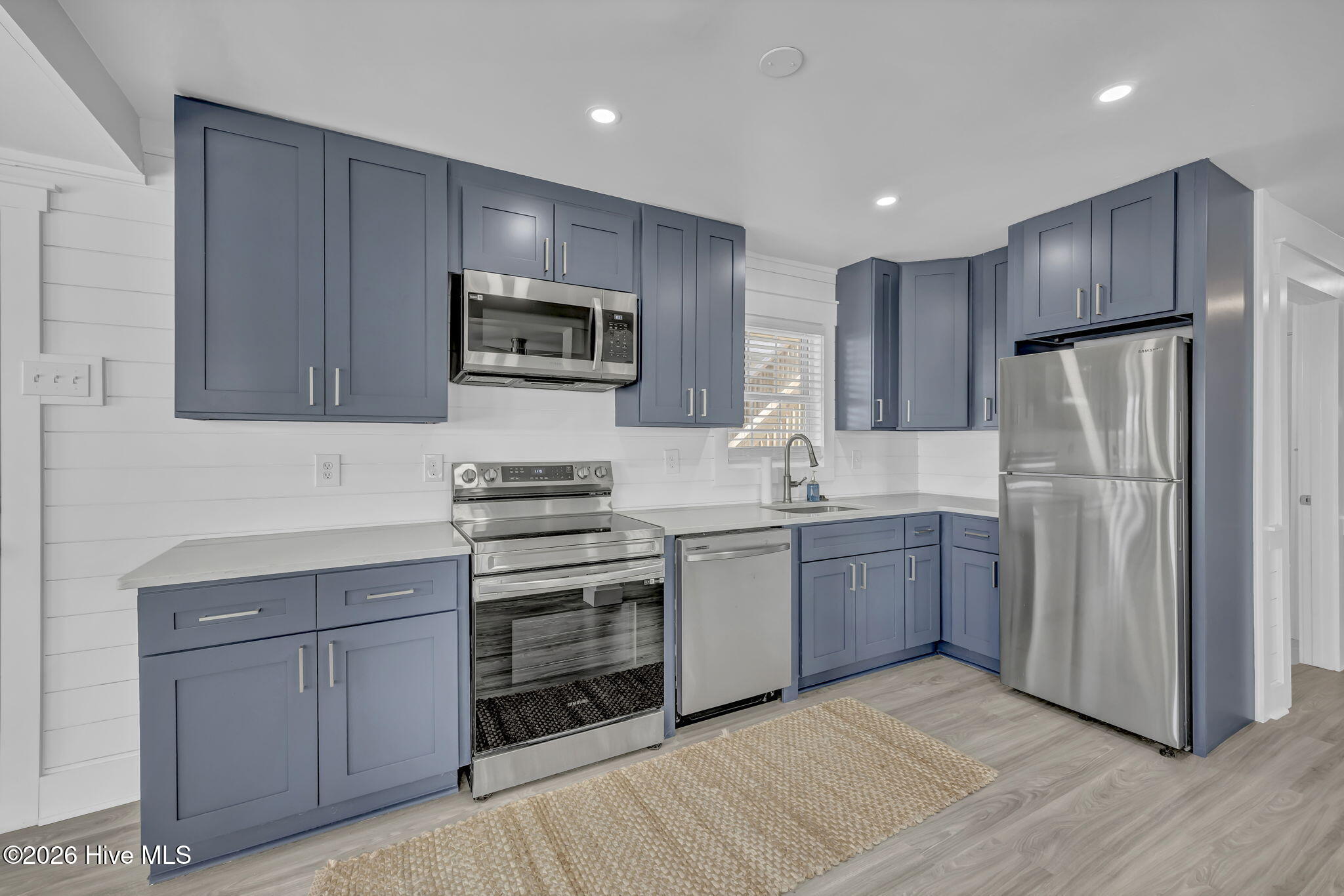 100556475 | Photo 20