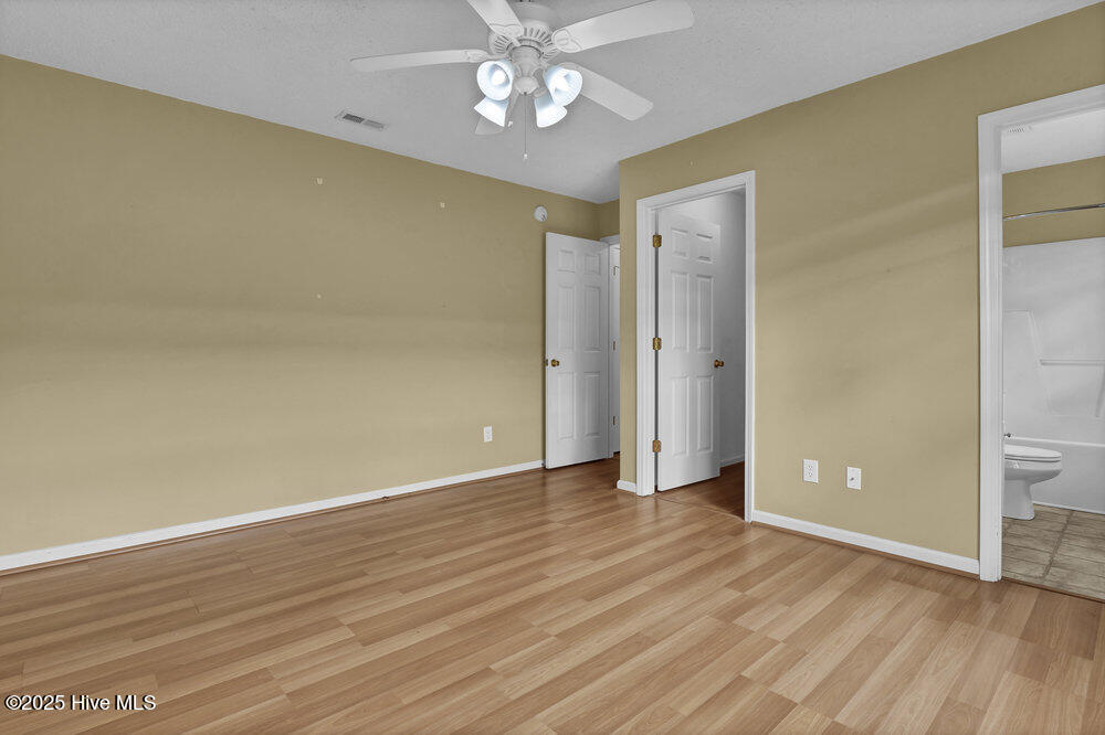 100542434 | Photo 18