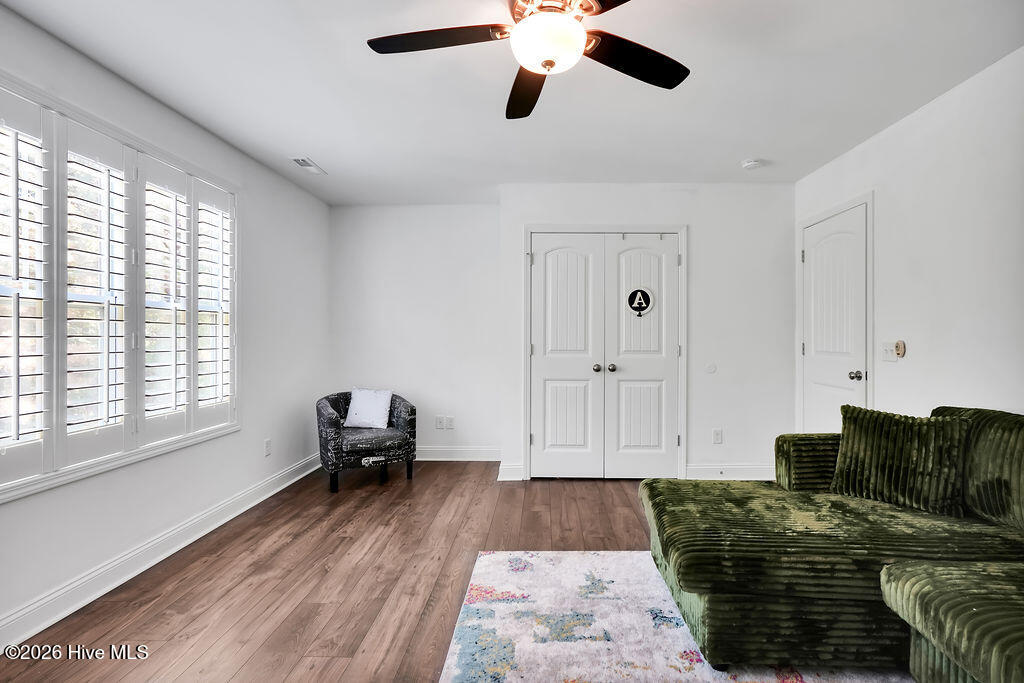 100565738 | Photo 32