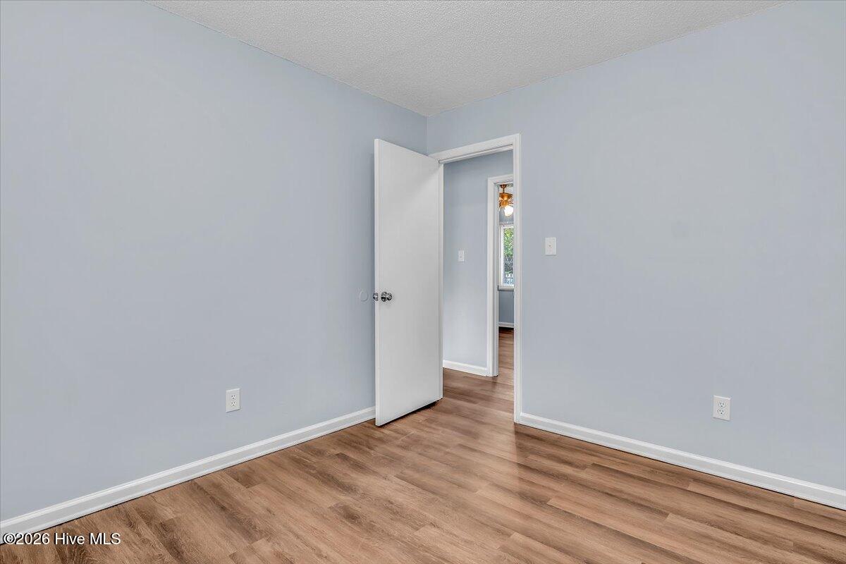 100566247 | Photo 26