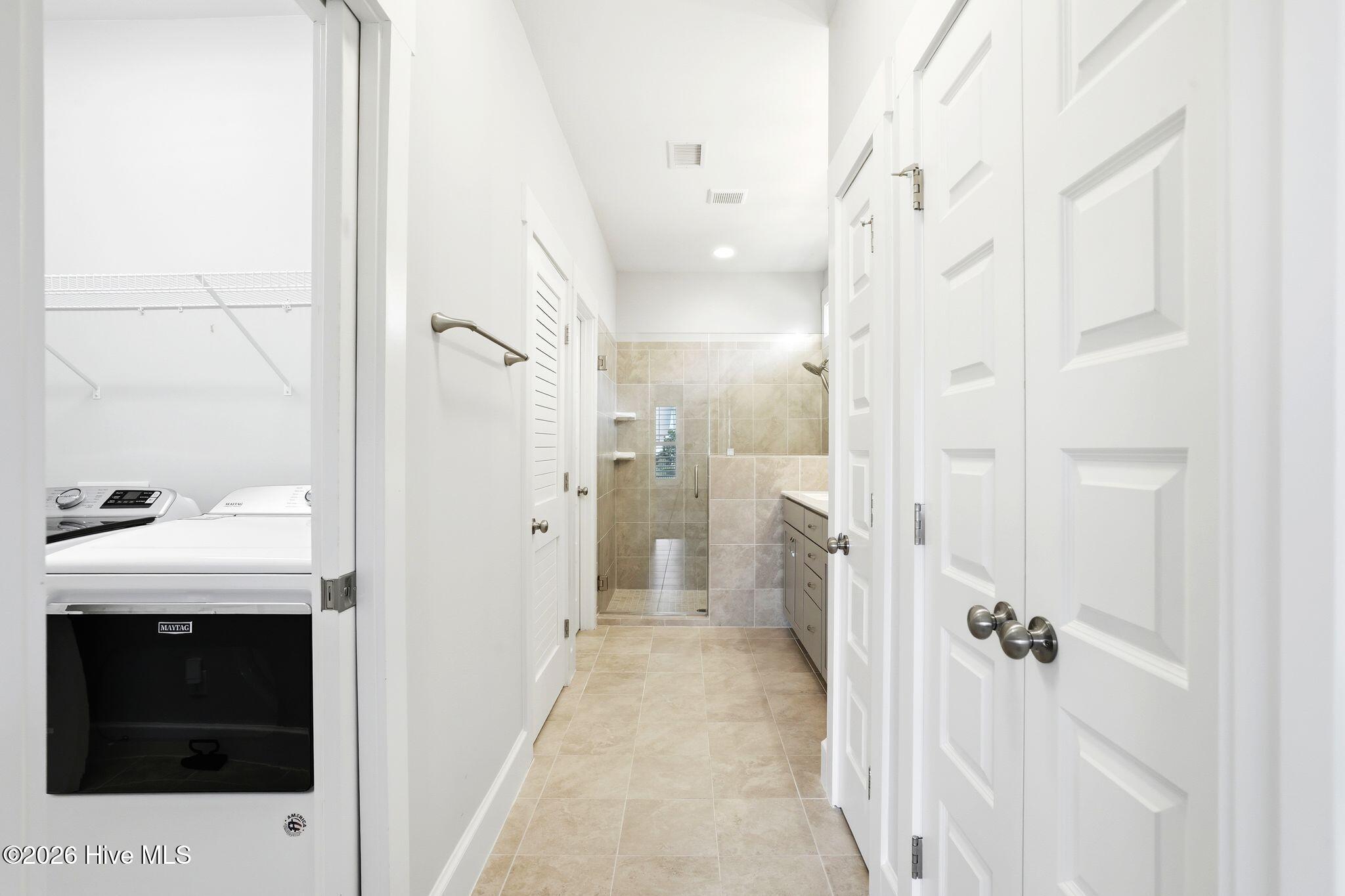 100565141 | Photo 16