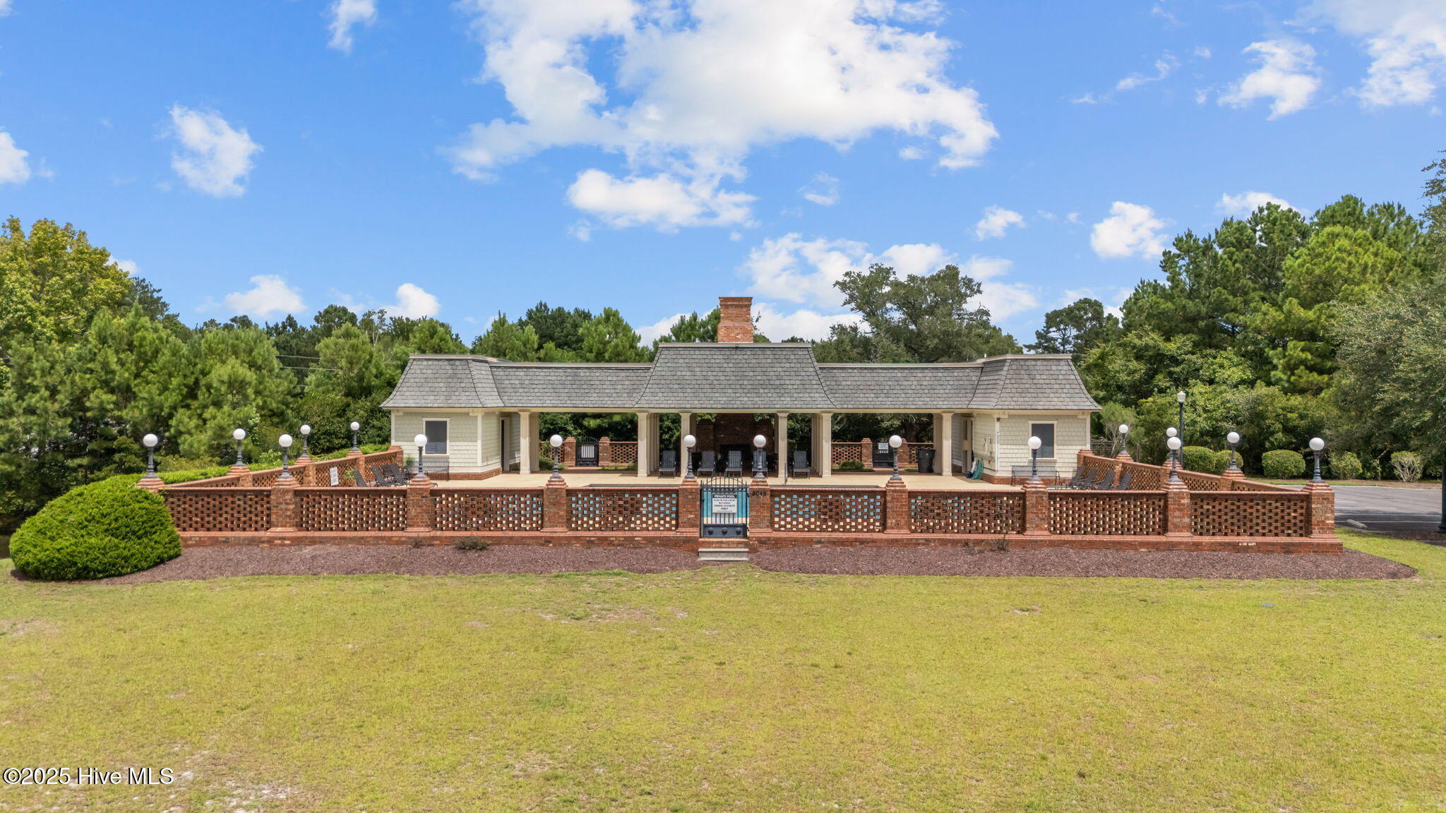 100523816 | Photo 12