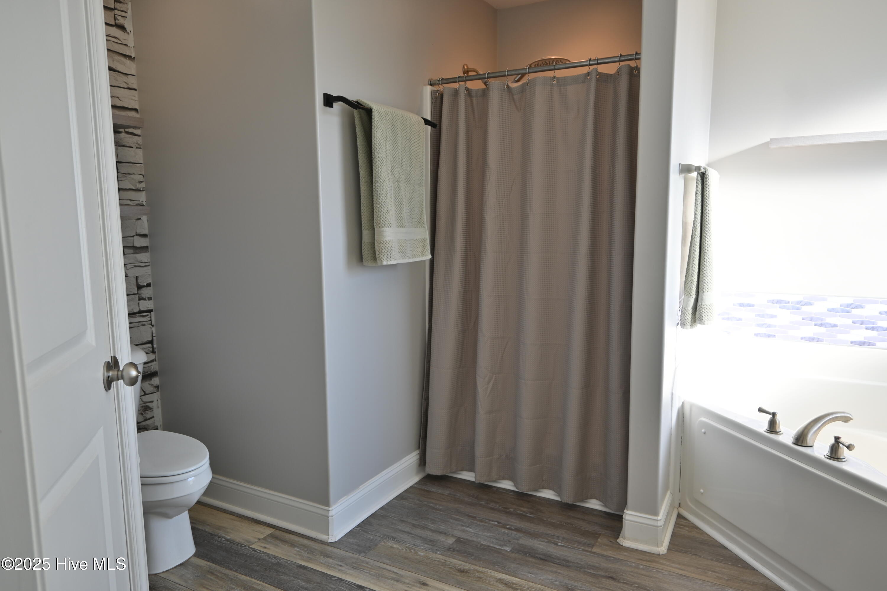 100547173 | Photo 28