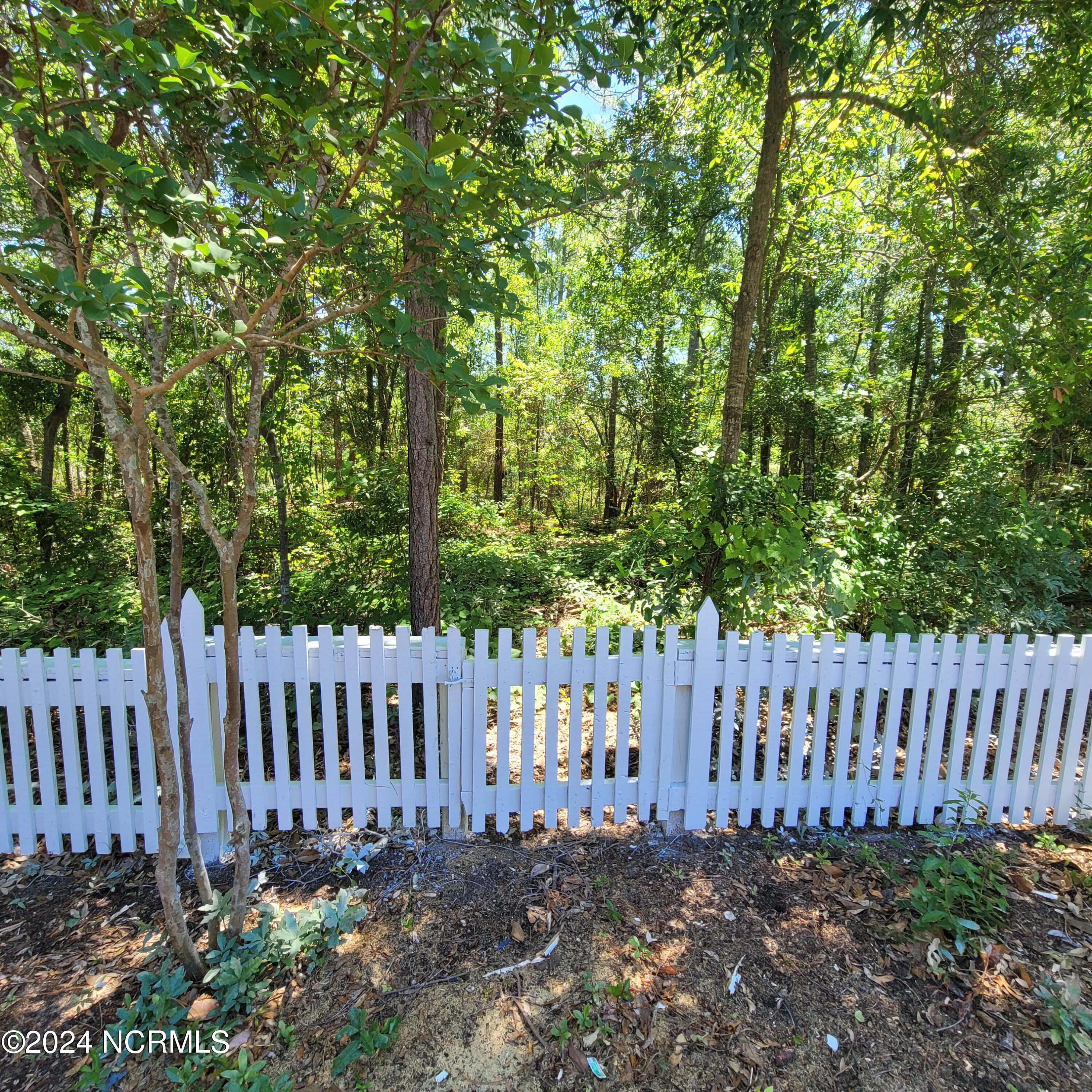 100544715 | Photo 35