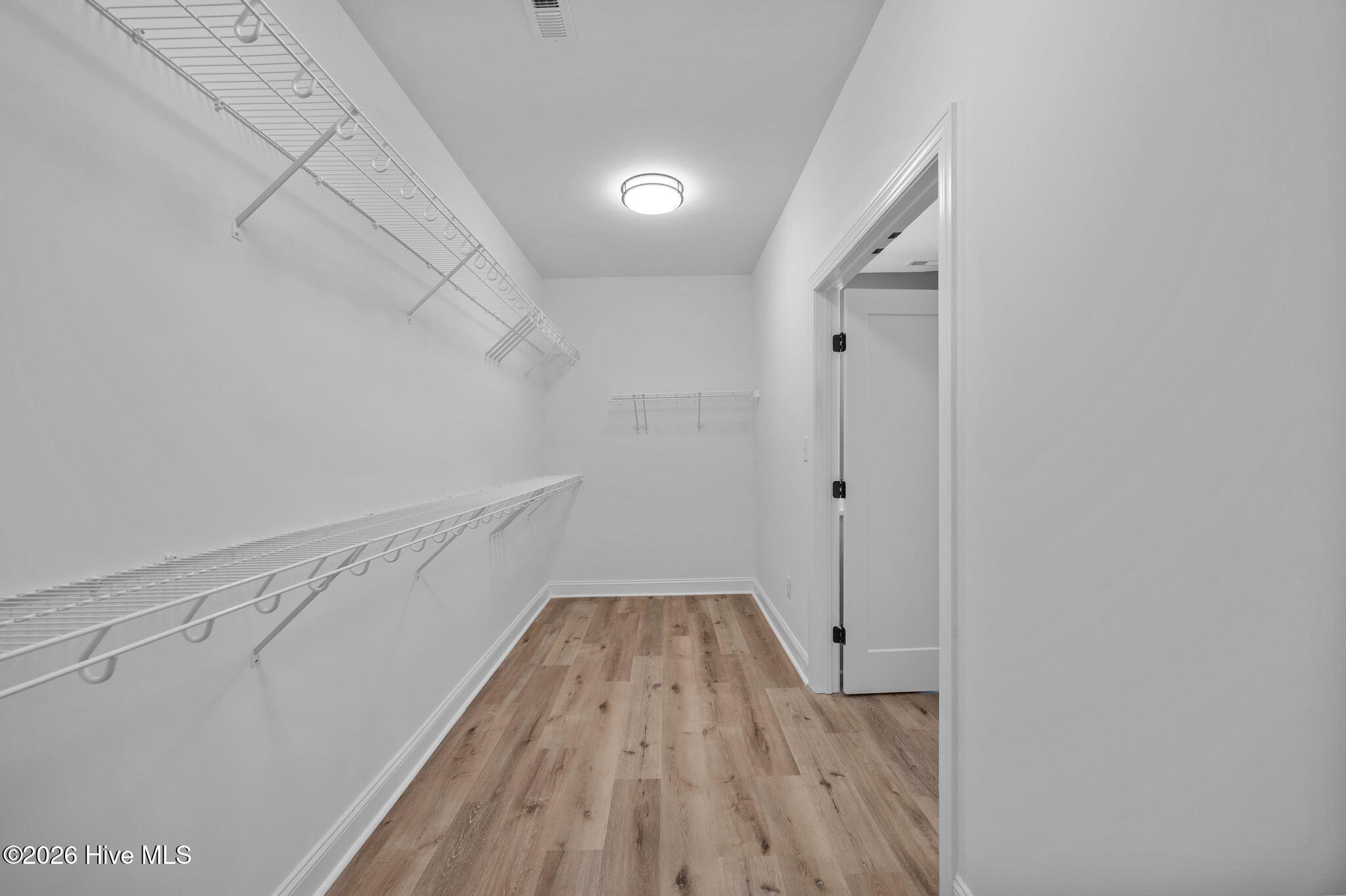 100569181 | Photo 22