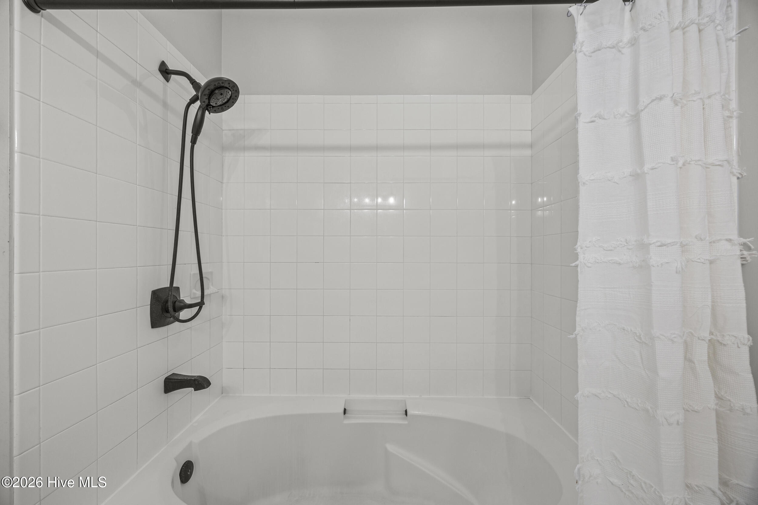 100567913 | Photo 28