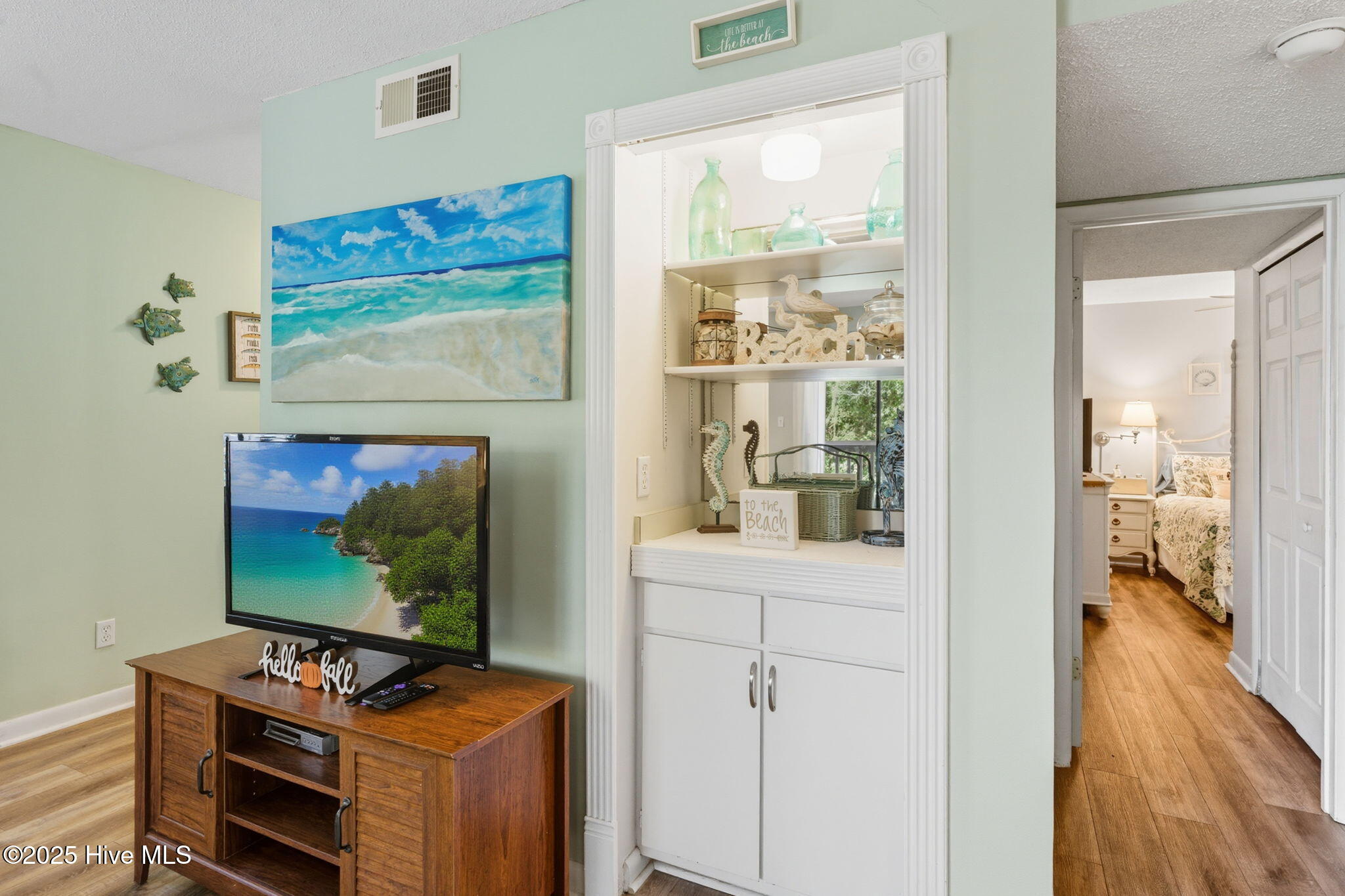 100535157 | Photo 14