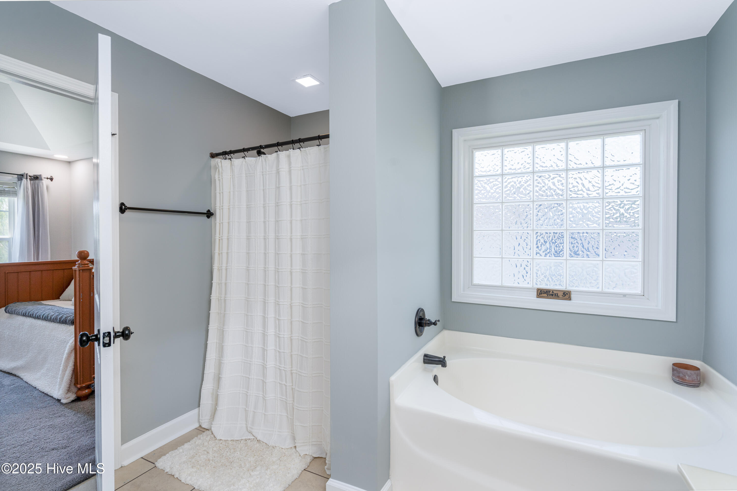 100495795 | Photo 13