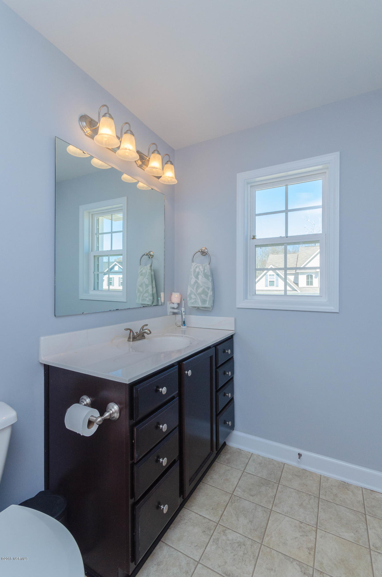 100553700 | Photo 26