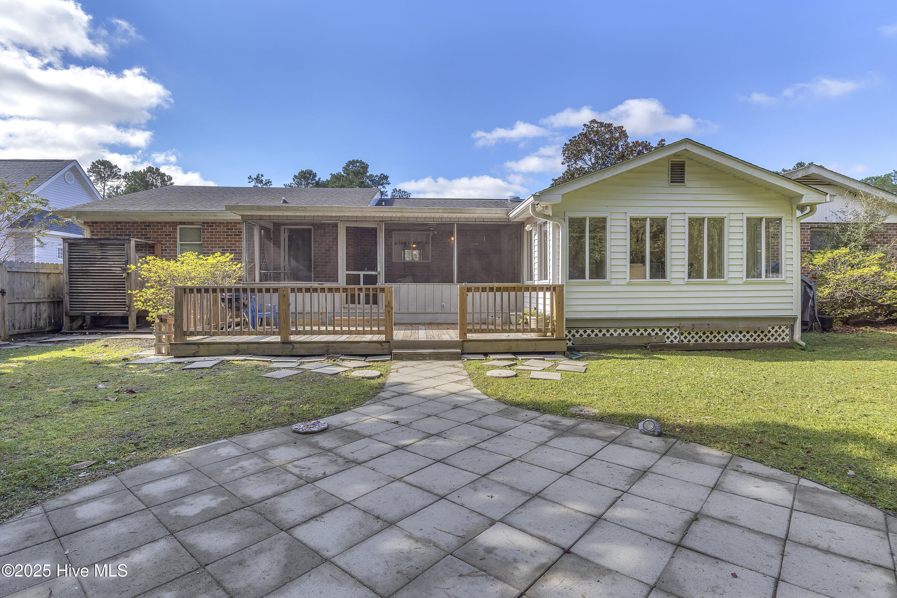 100536846 | Photo 47