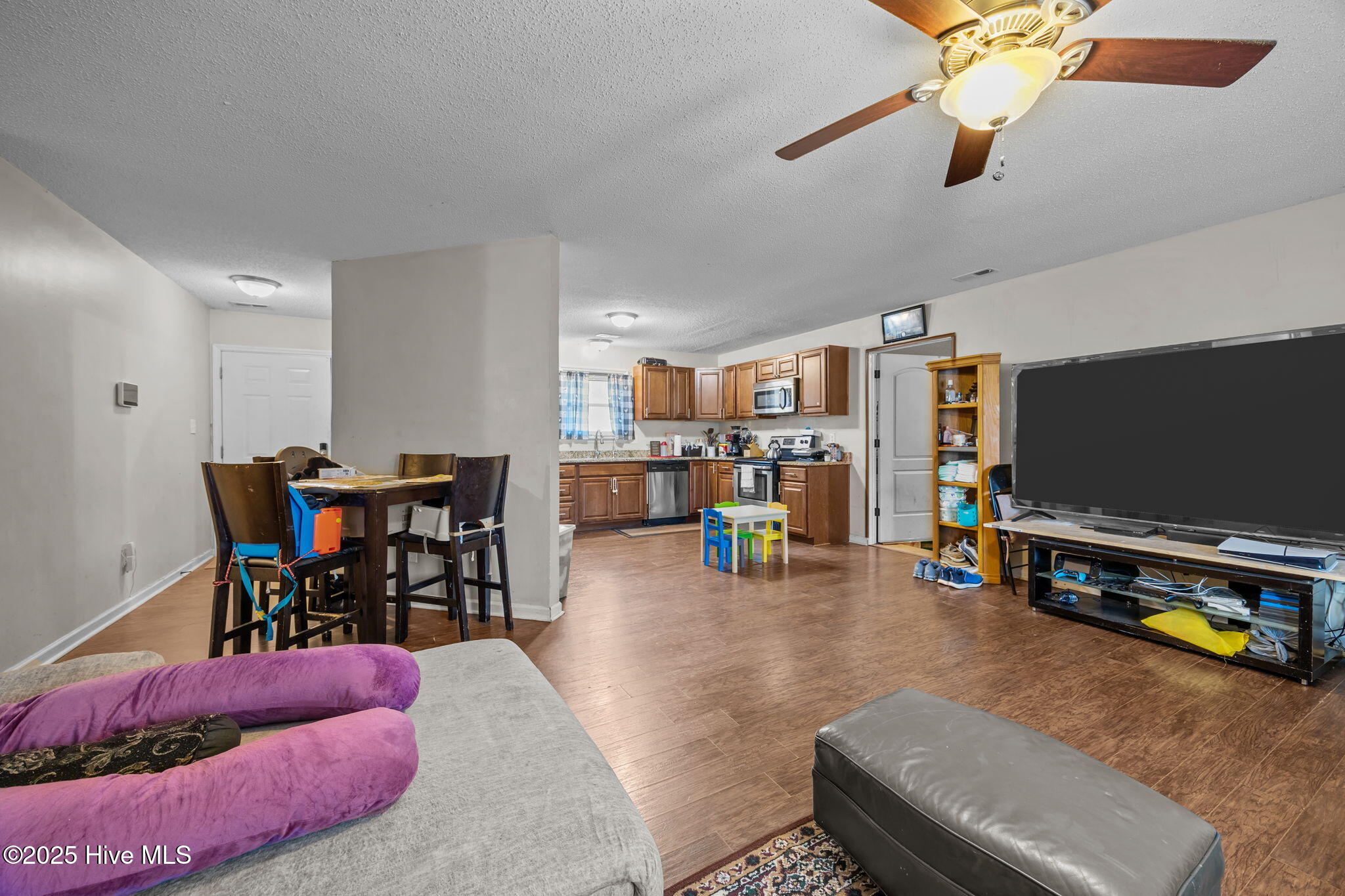 100545401 | Photo 13