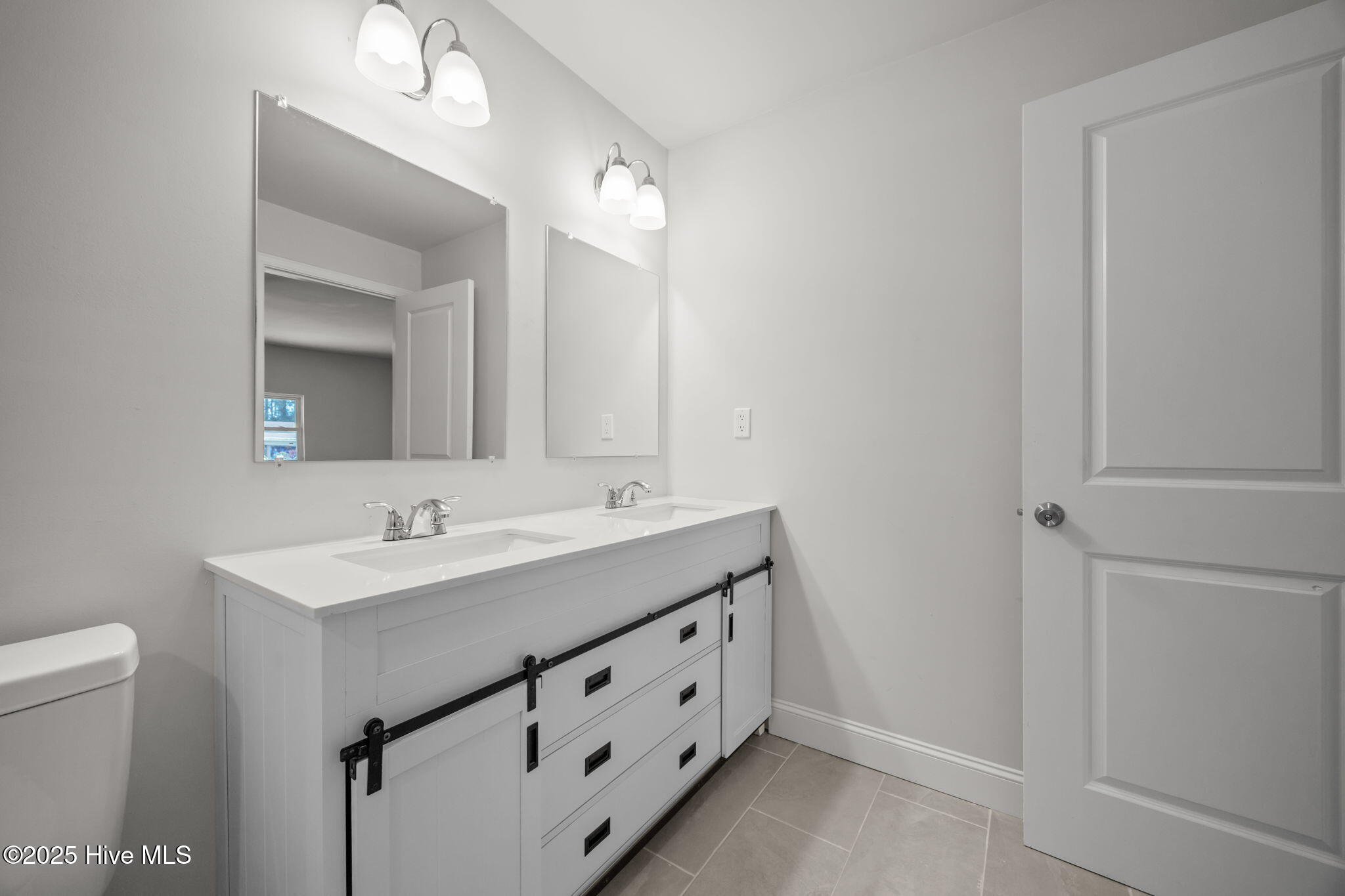 100544874 | Photo 31