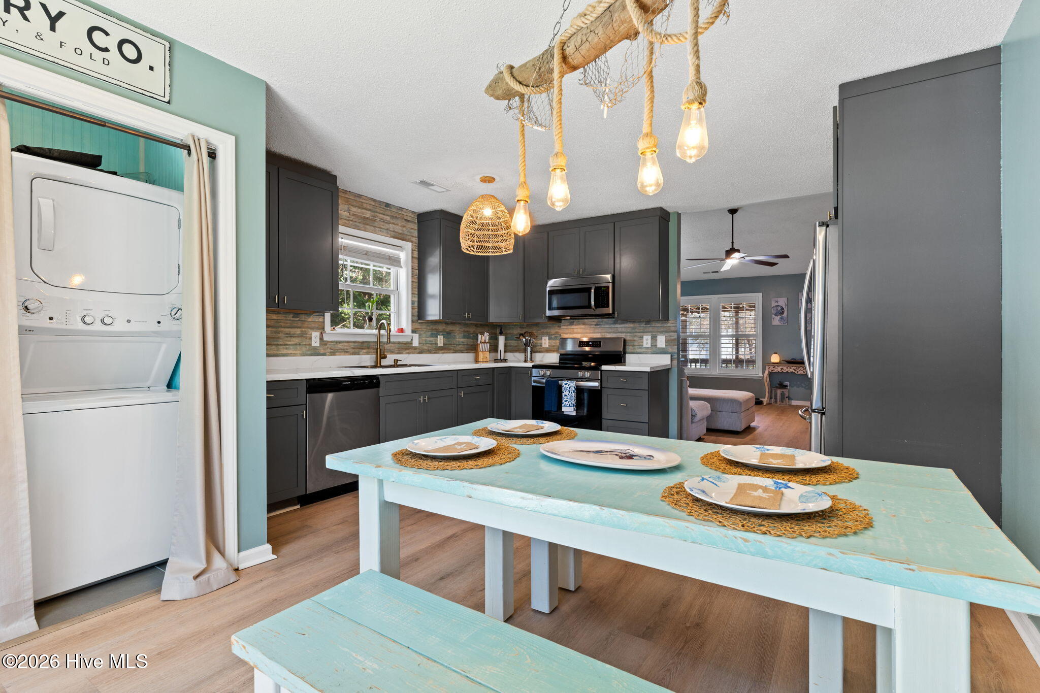 100559319 | Photo 13