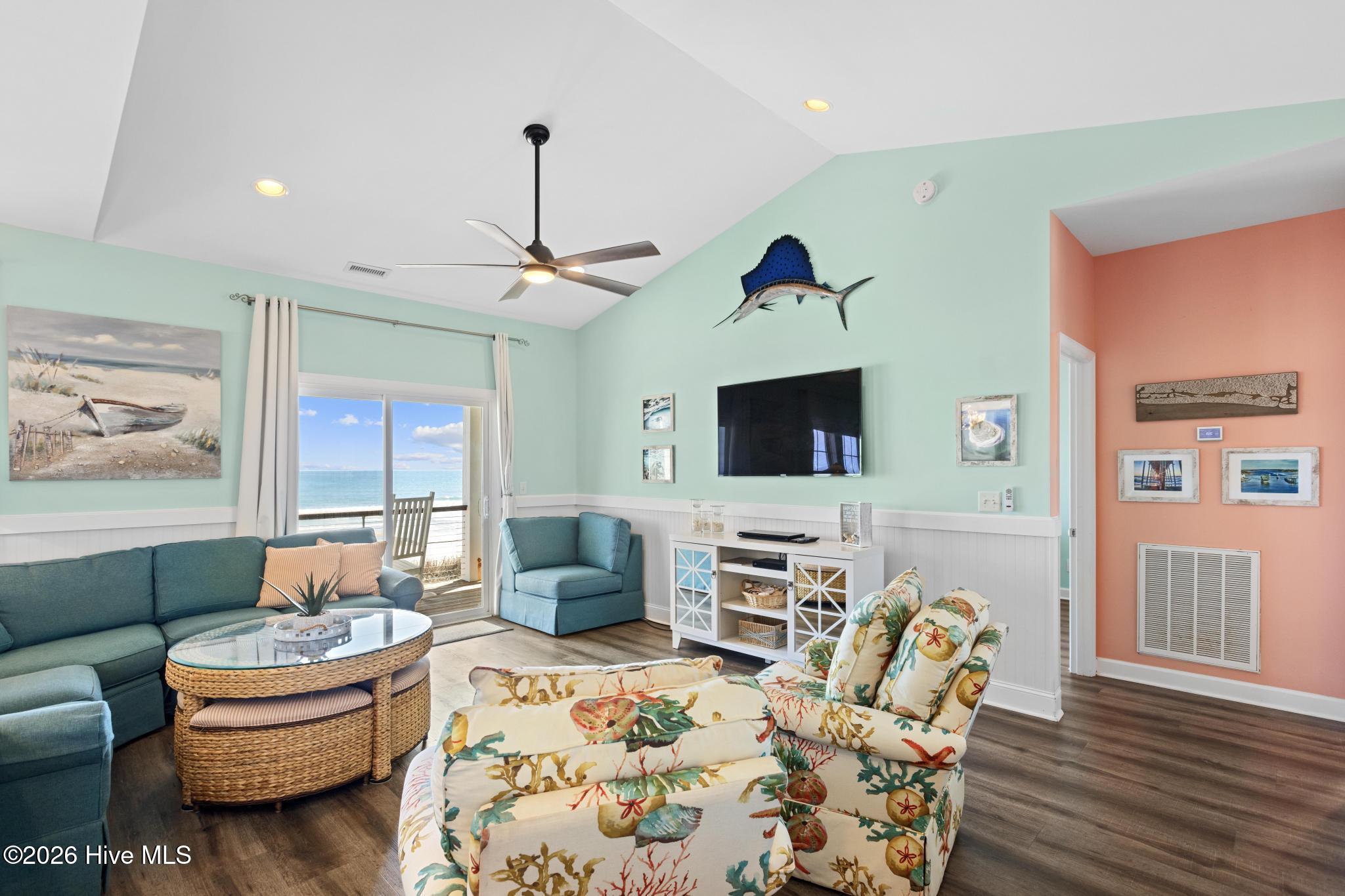 100562265 | Photo 10