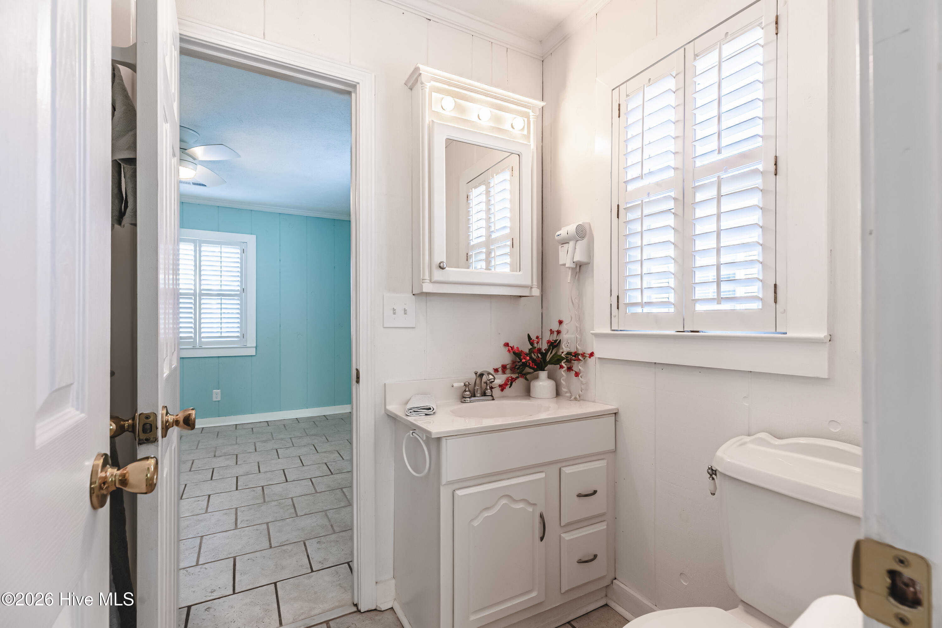 100563076 | Photo 20