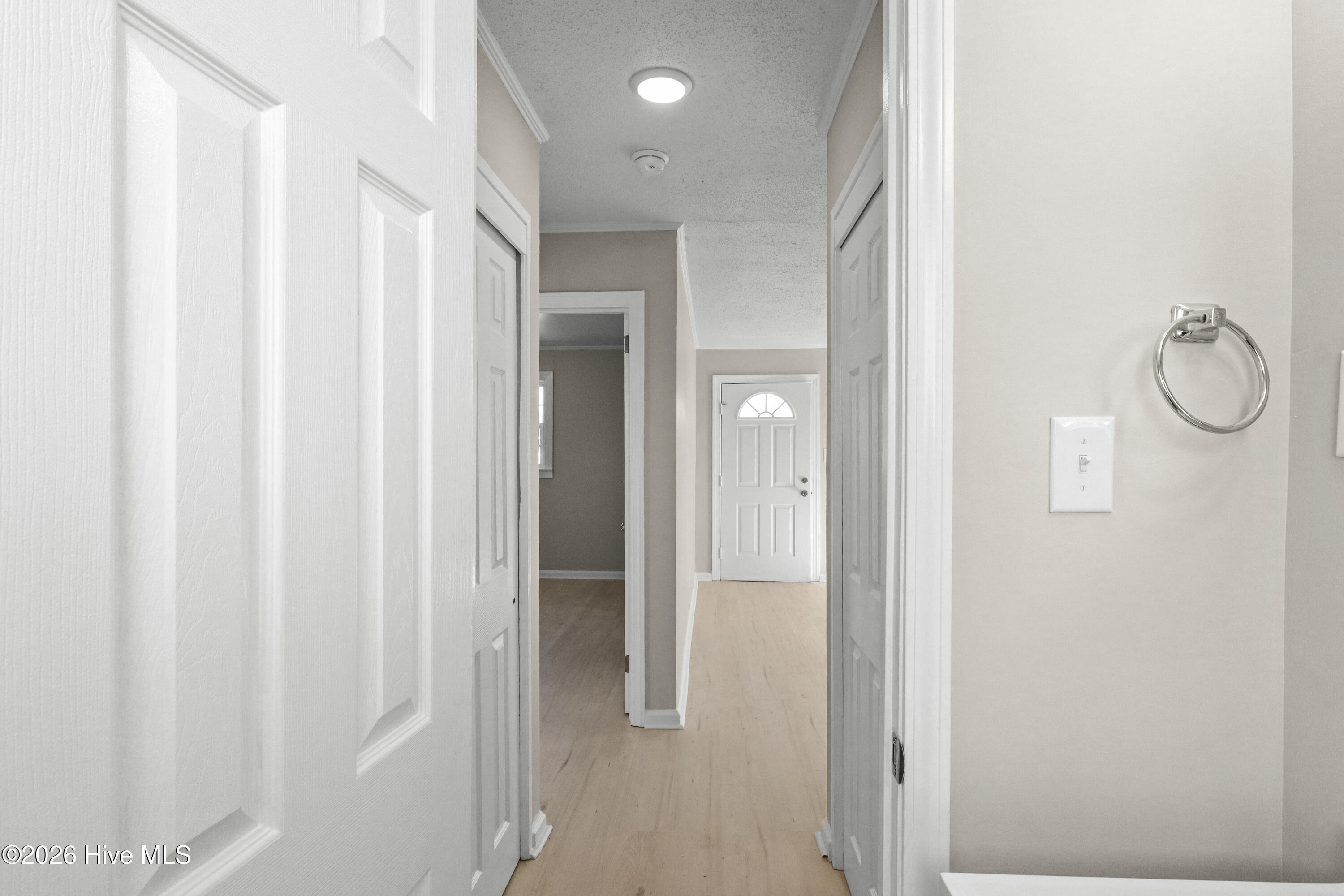 100563835 | Photo 33