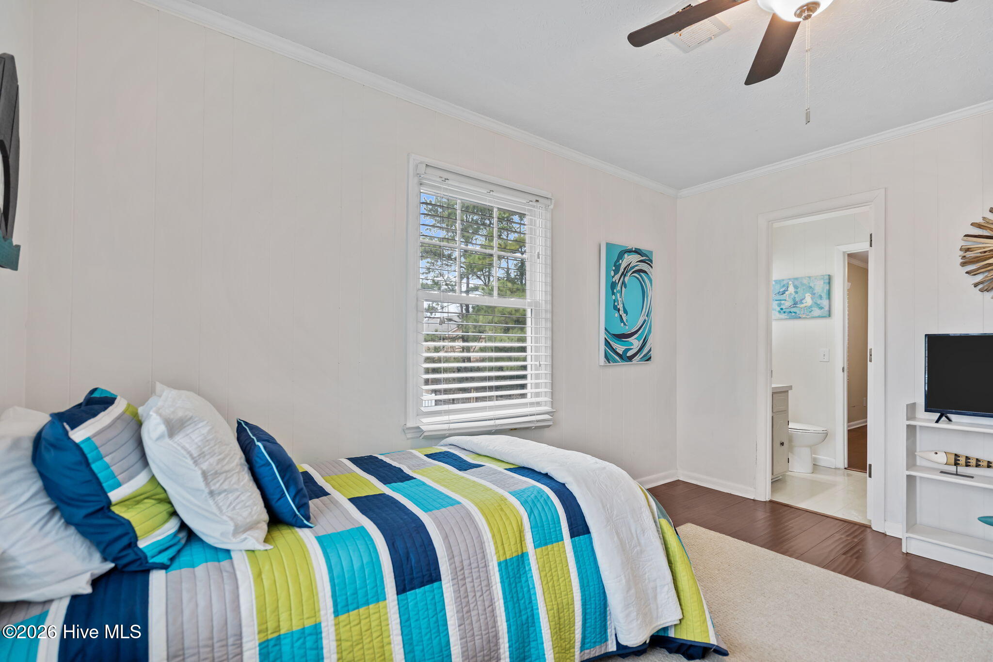 100543033 | Photo 32