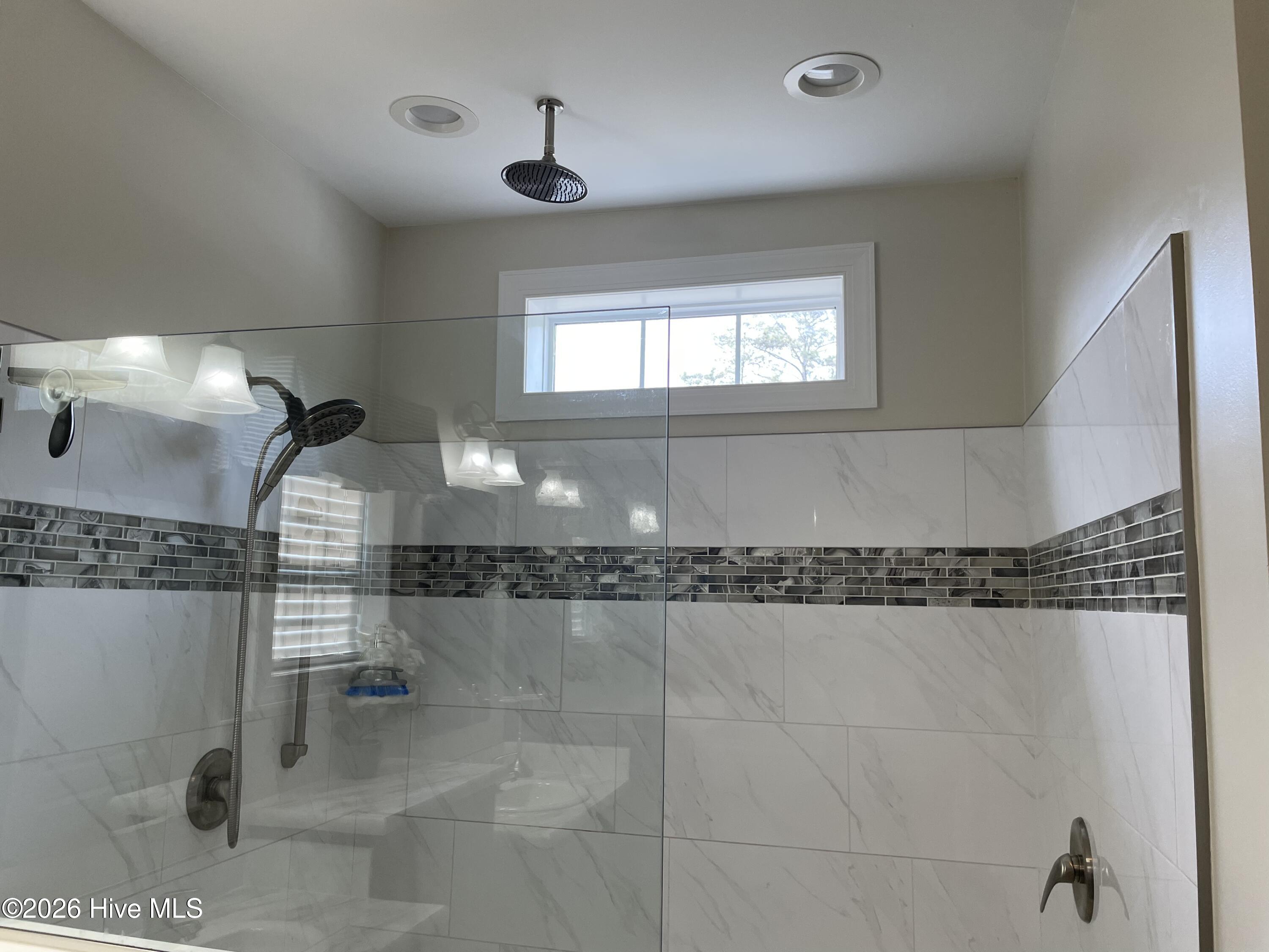 100568375 | Photo 13