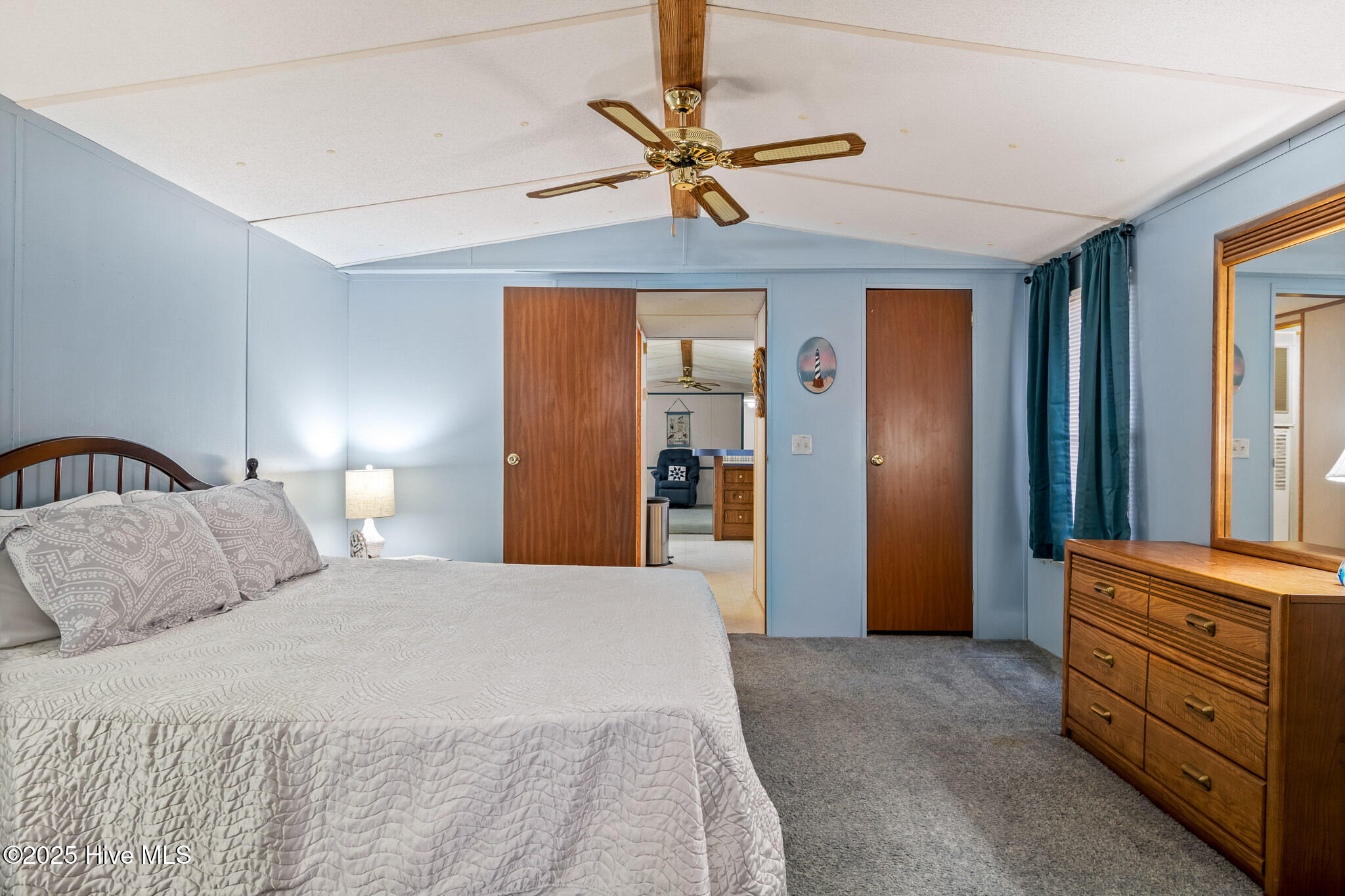 100543182 | Photo 13