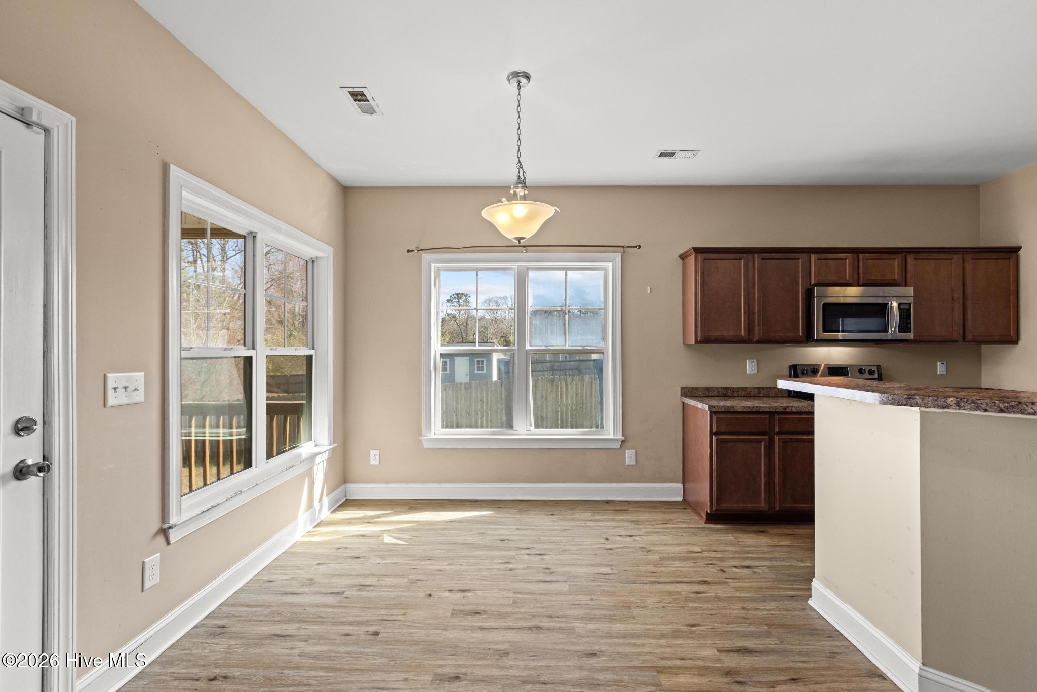 100556955 | Photo 11