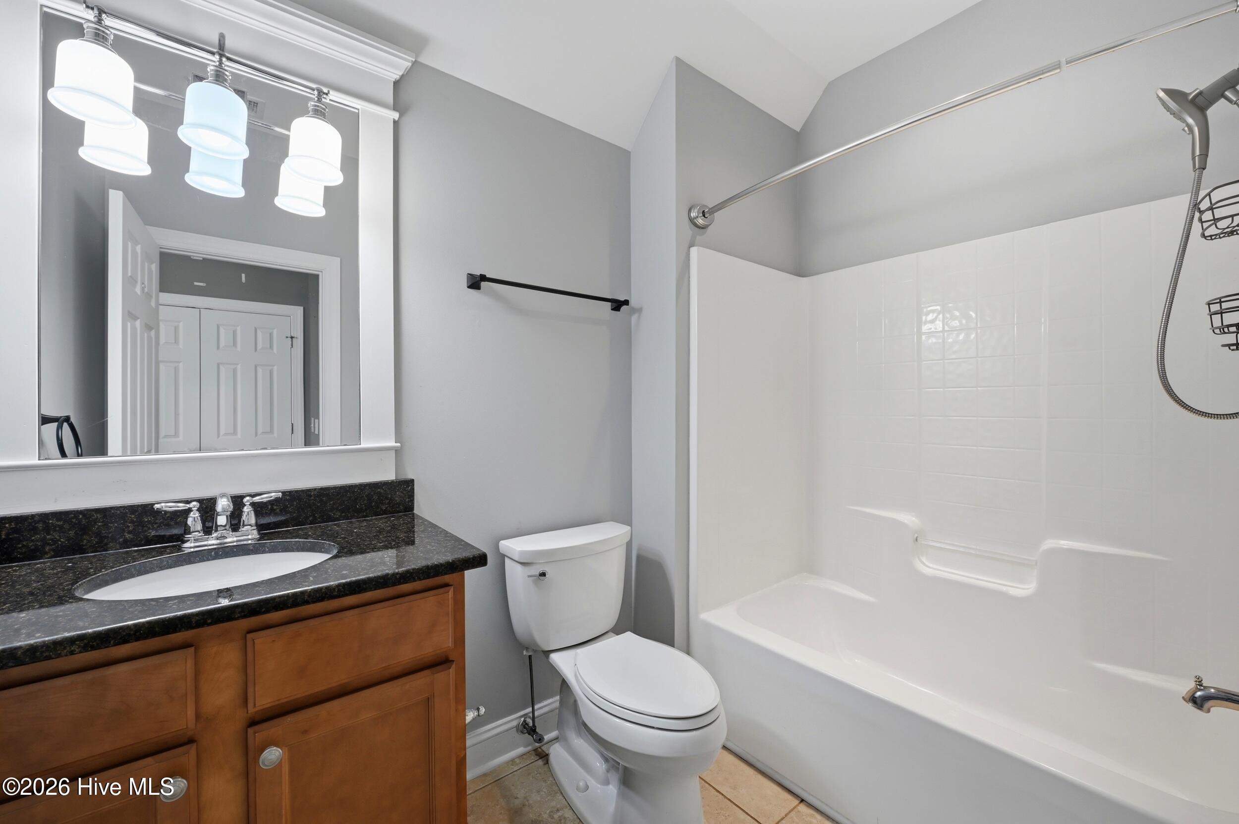 100566380 | Photo 34