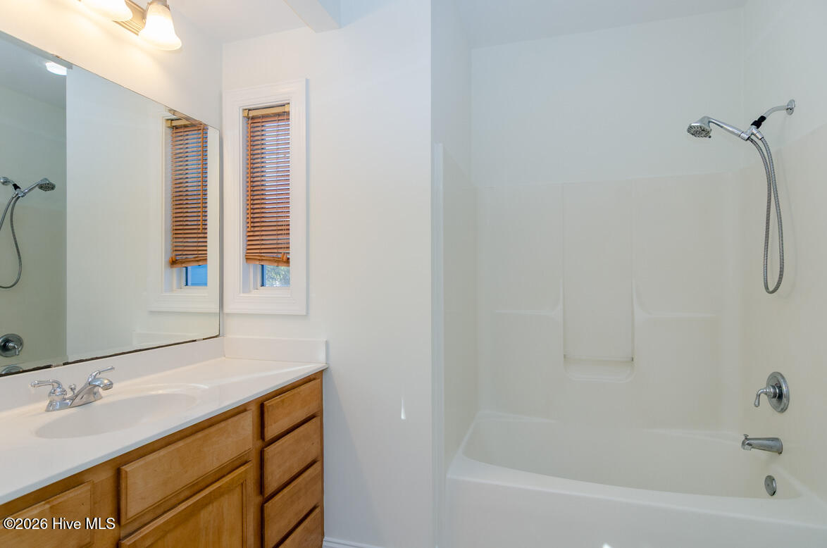 100534770 | Photo 31