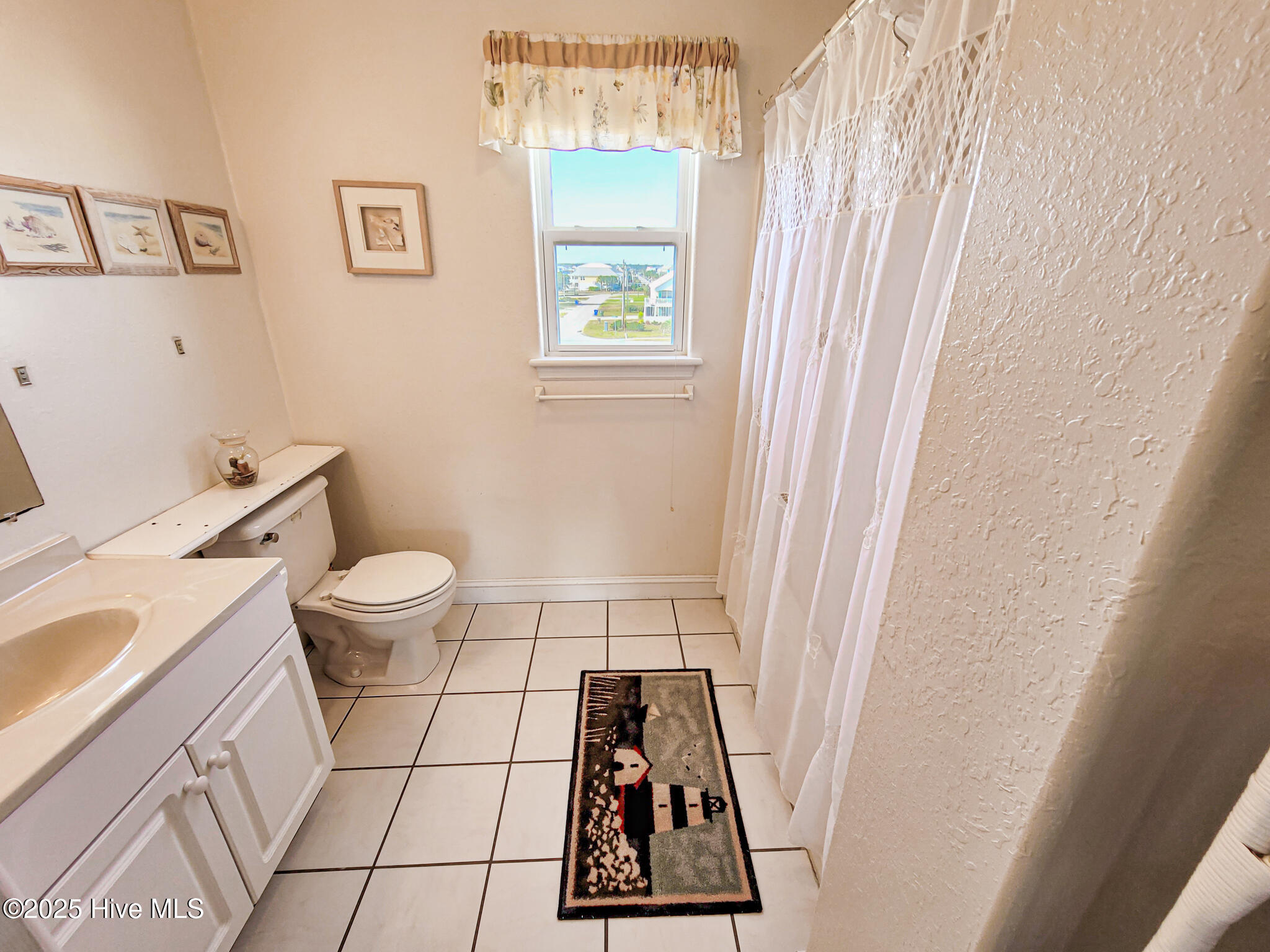 100499677 | Photo 25