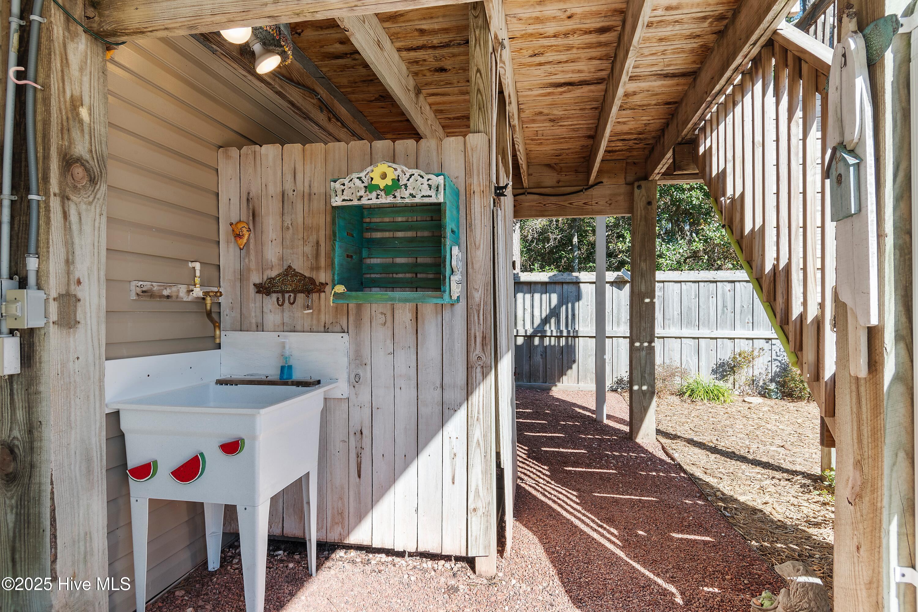 100542990 | Photo 49