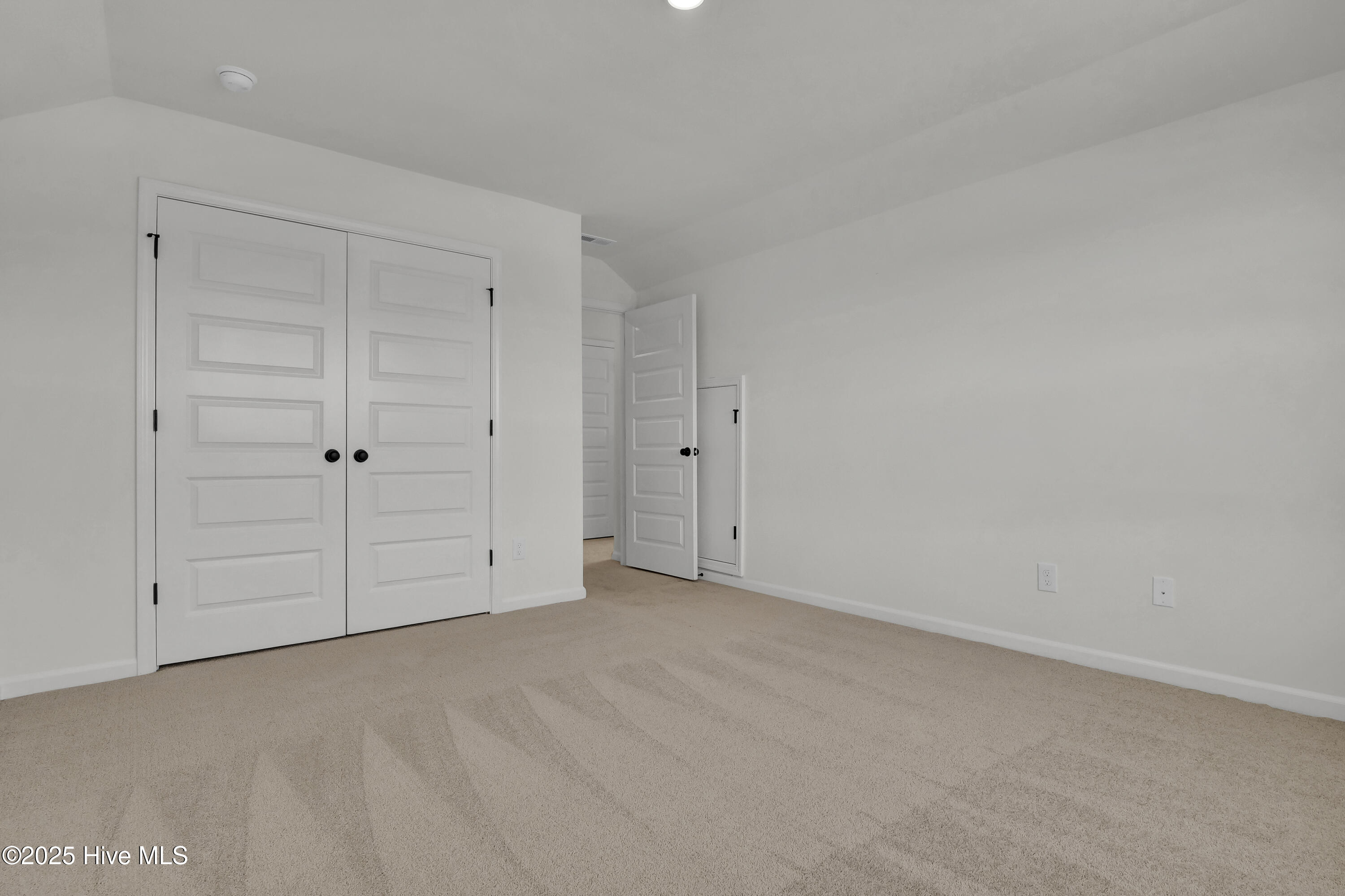 100518809 | Photo 22