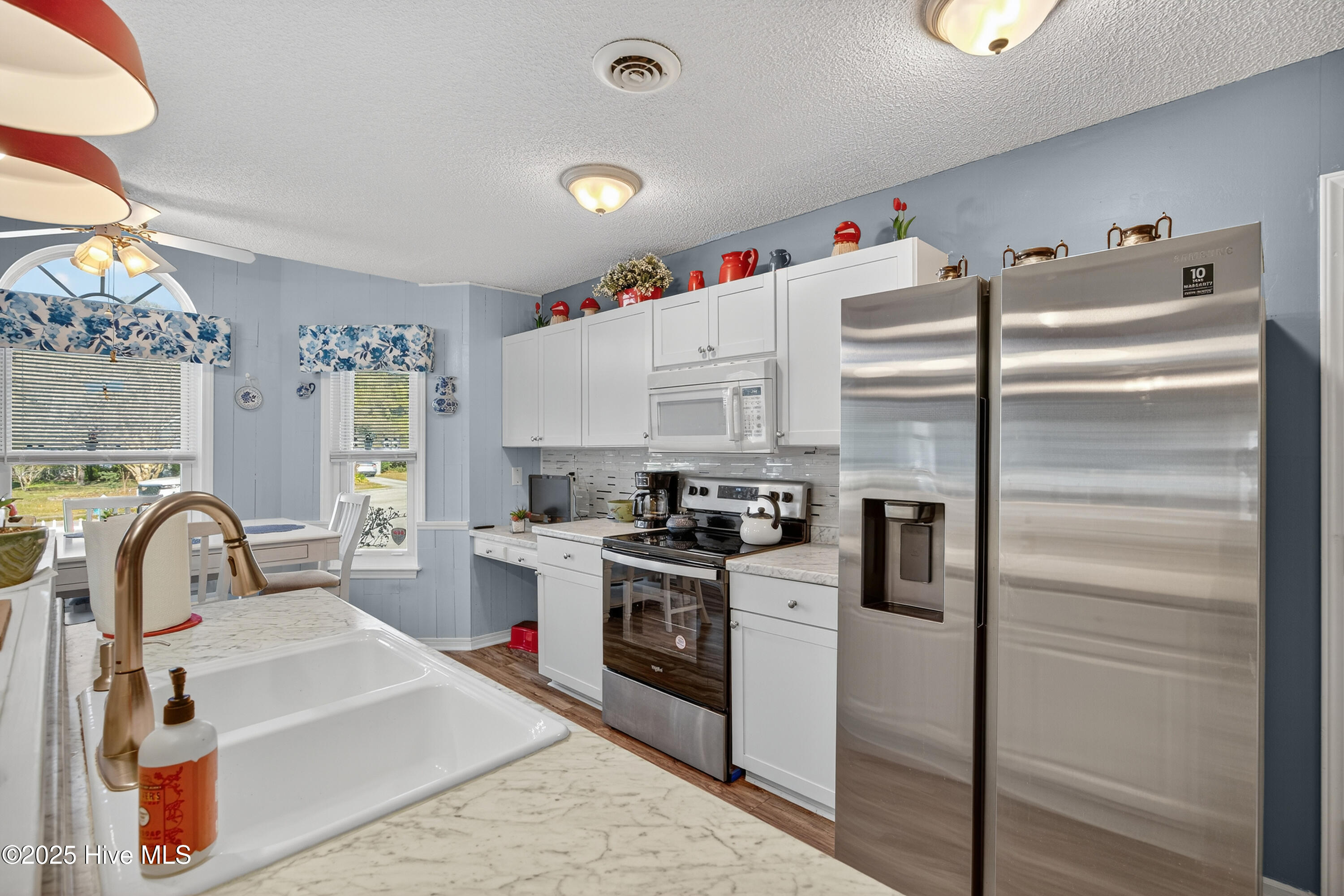 100541934 | Photo 12