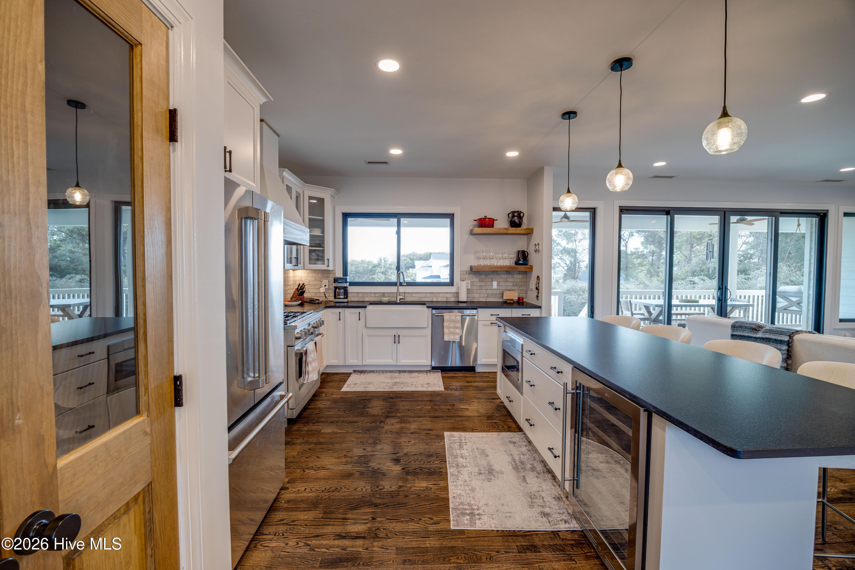 100548978 | Photo 10