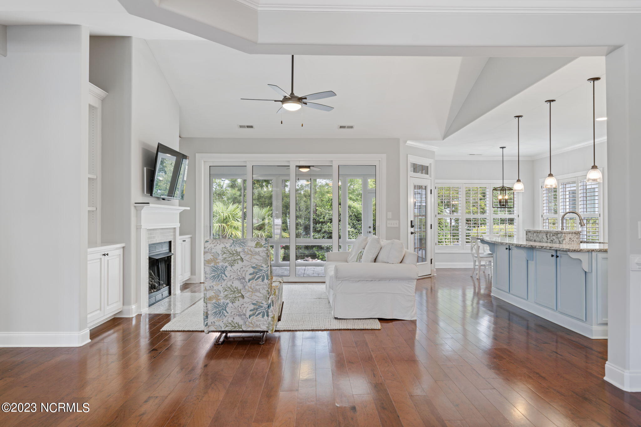 100553667 | Photo 13