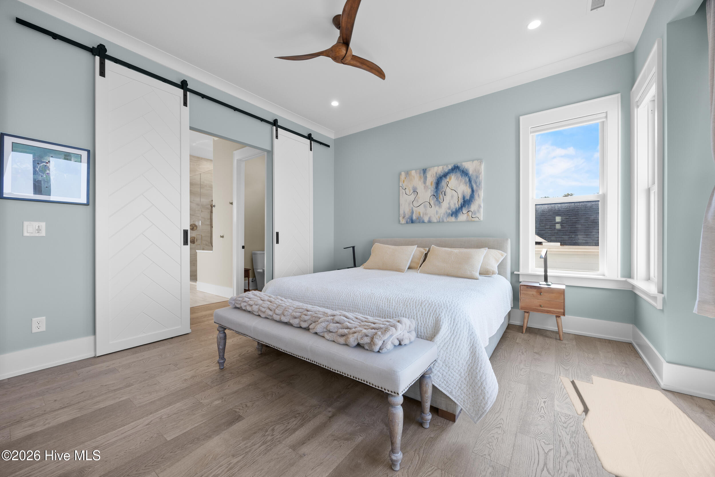 100553352 | Photo 37