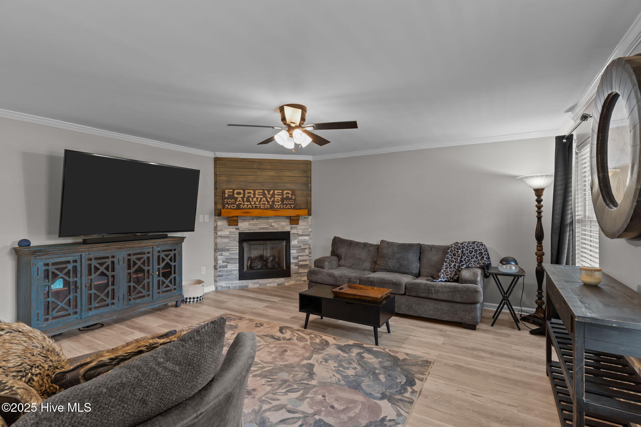 100535279 | Photo 13